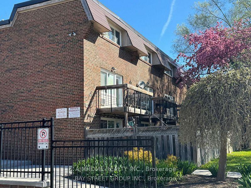 55 Godstone Road 114 #114 — photo 1