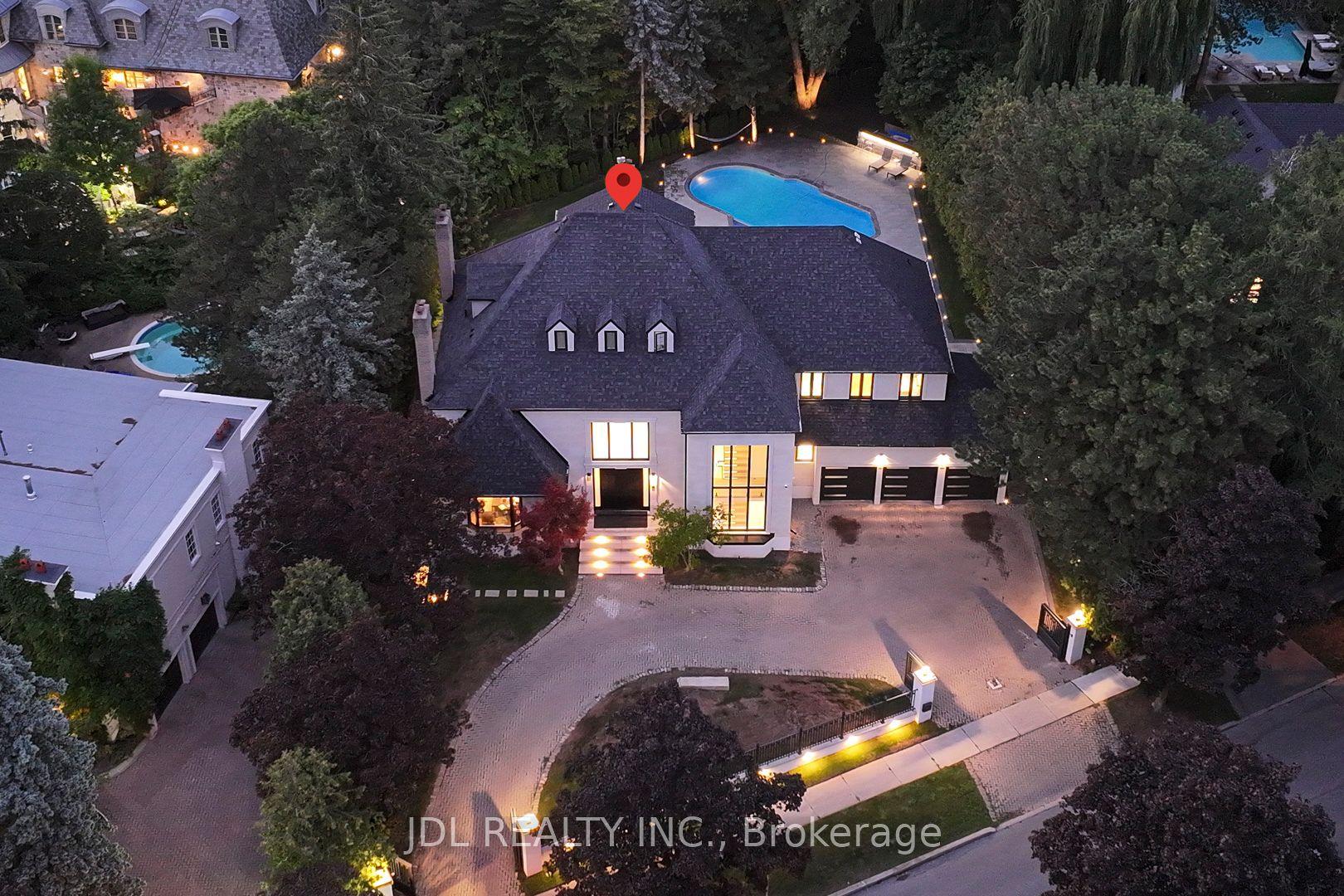 19 Fifeshire Road, Toronto — Detached for lease, photo 1