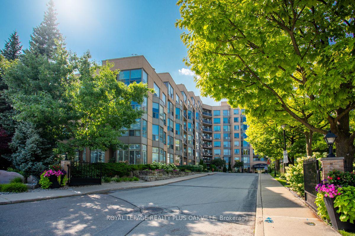 2511 Lakeshore Road W 207 #207 — photo 1