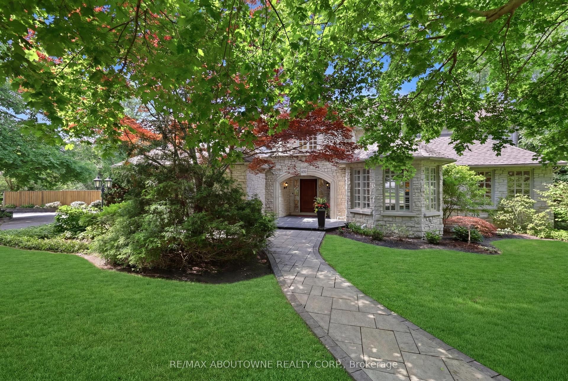 437 Cairncroft Road — photo 1