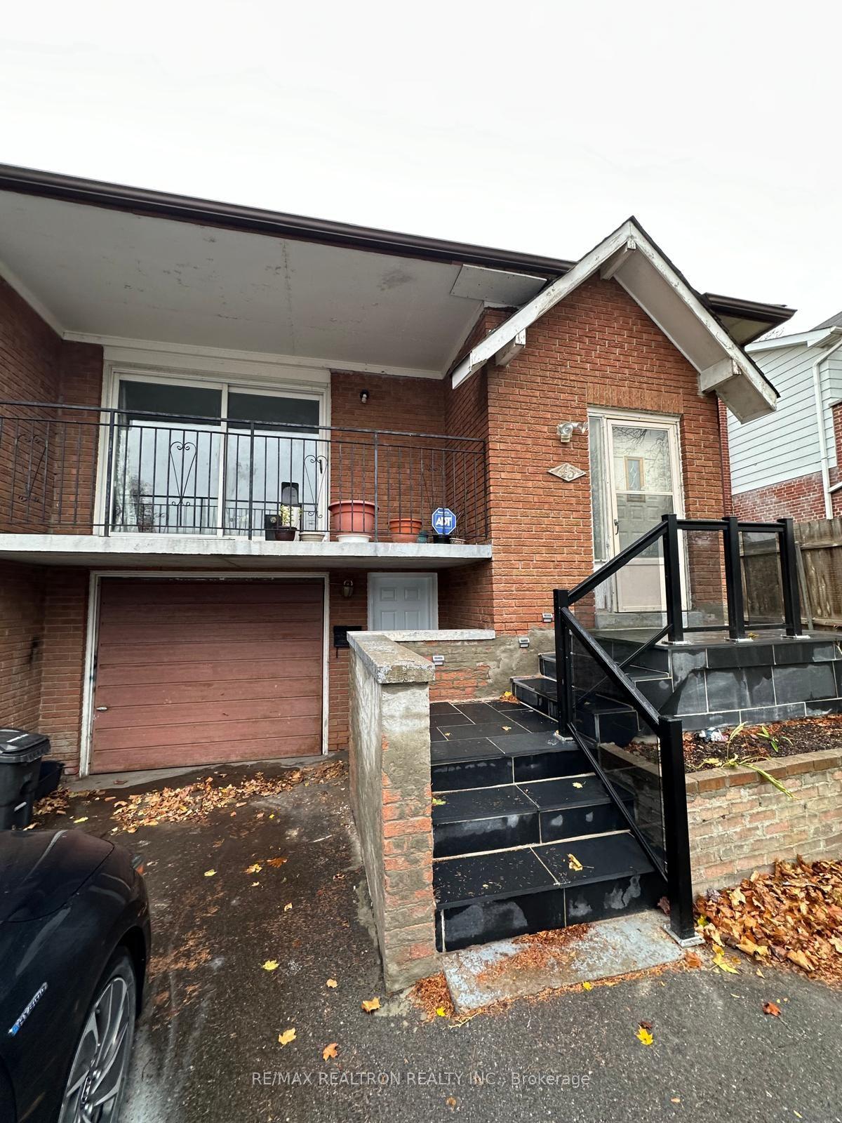 45 Baroness Crescent BSMT #BSMT — photo 1