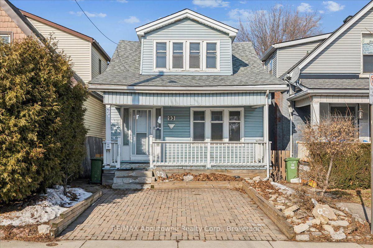 93 Graham Avenue N — photo 1