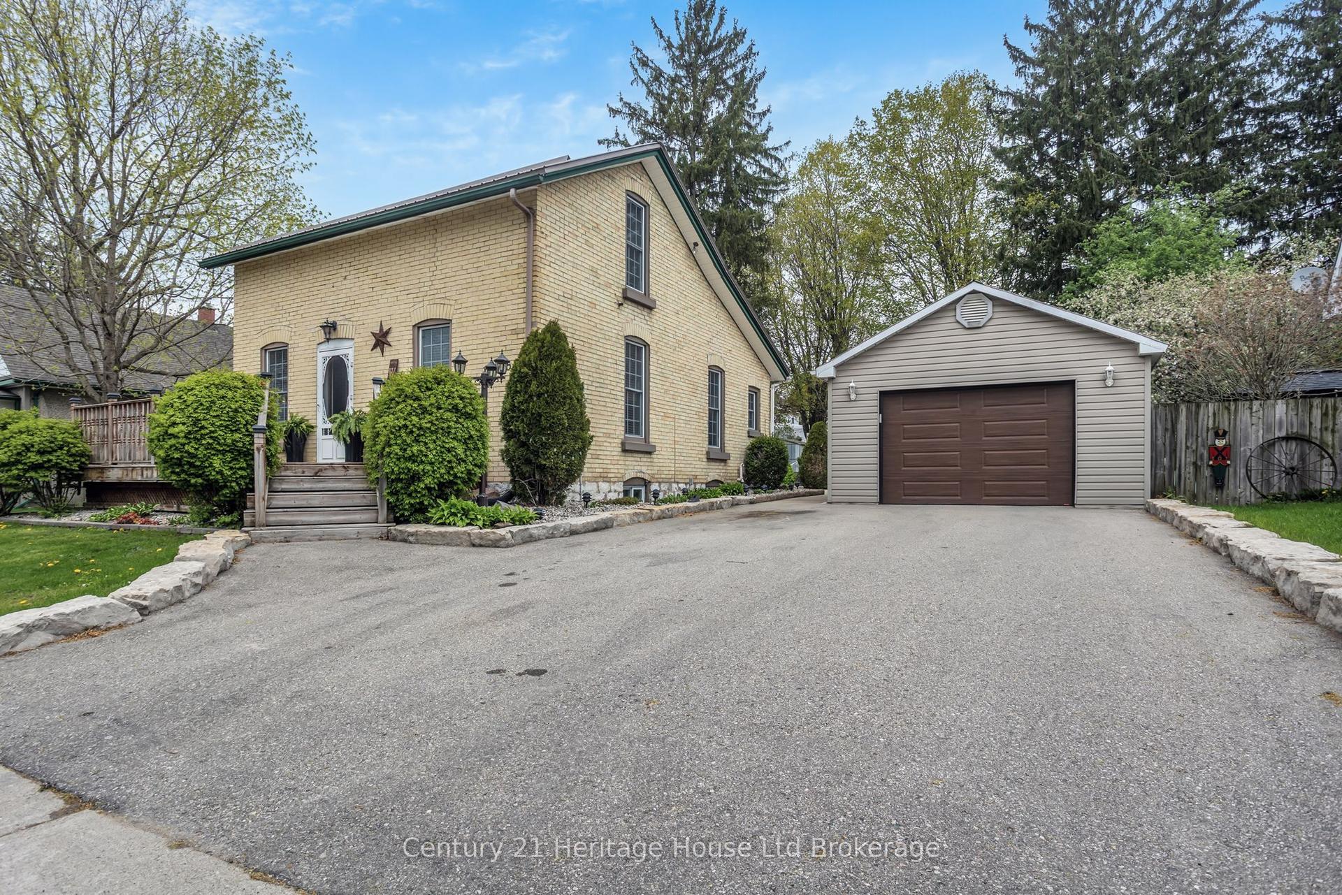 165 Canterbury Street — photo 1