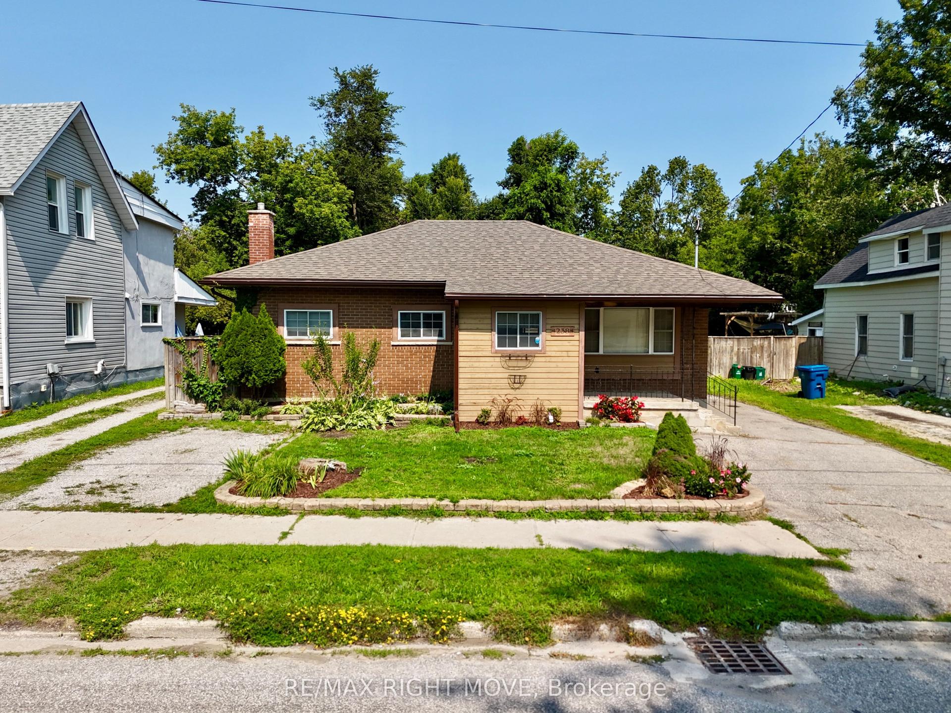238 Mary Street, Orillia — Detached for sale, photo 1