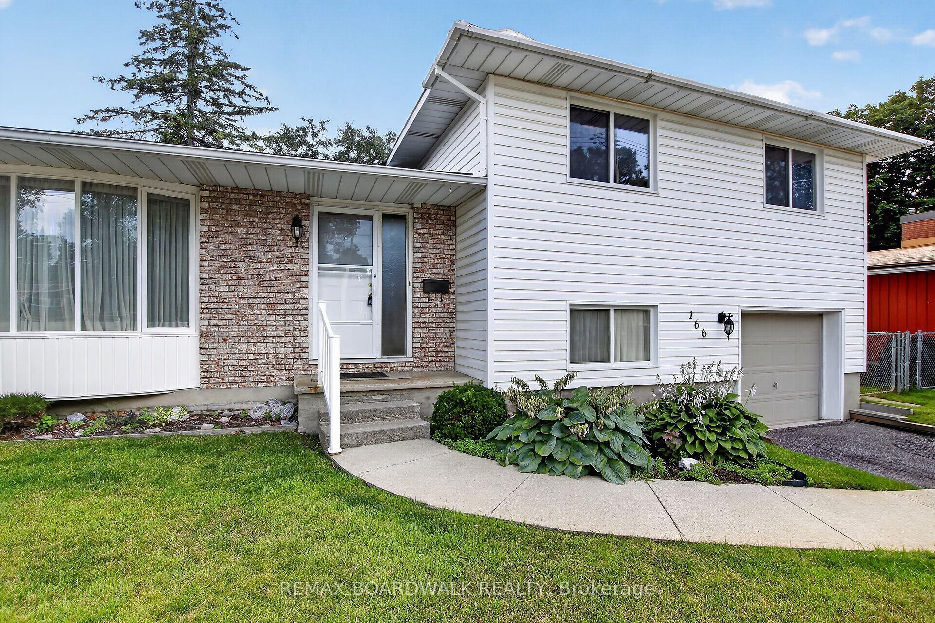 166 Dan Street, Arnprior — Detached for sale, photo 1