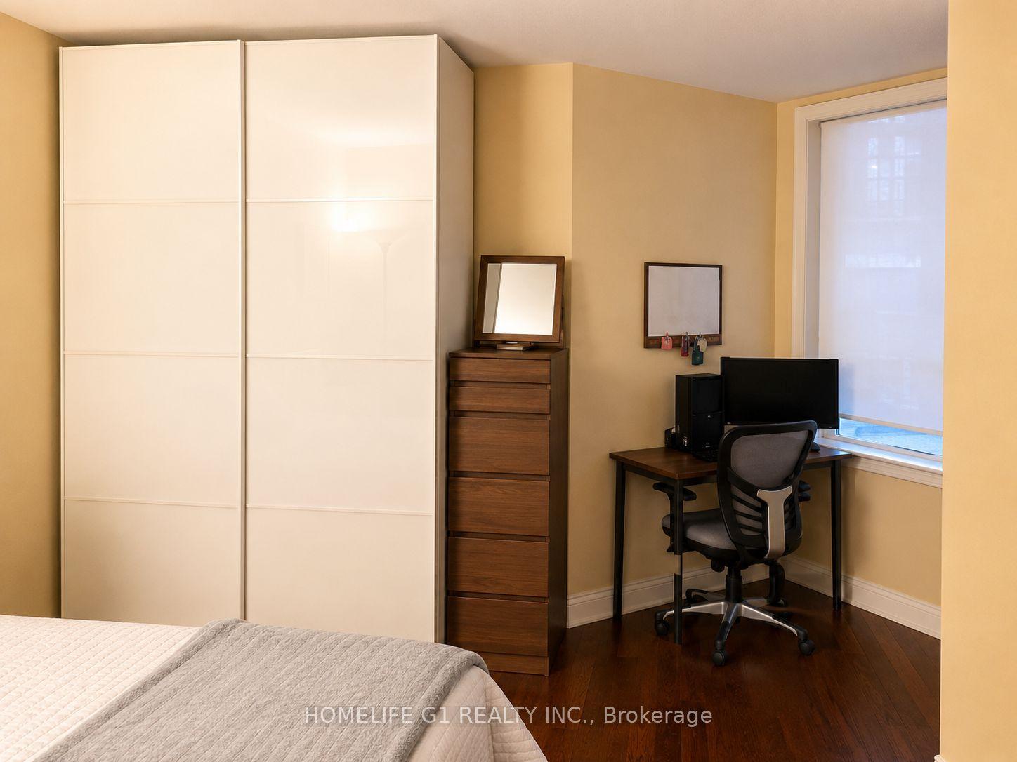 633 Bay Street 301 #301 — photo 1