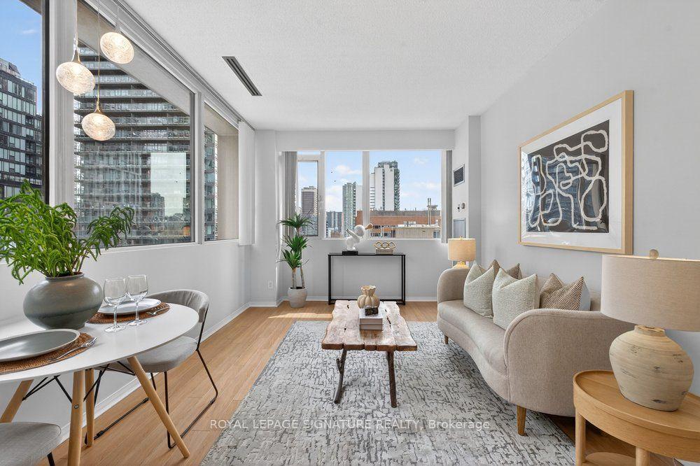 555 Yonge Street 707 #707 — photo 1