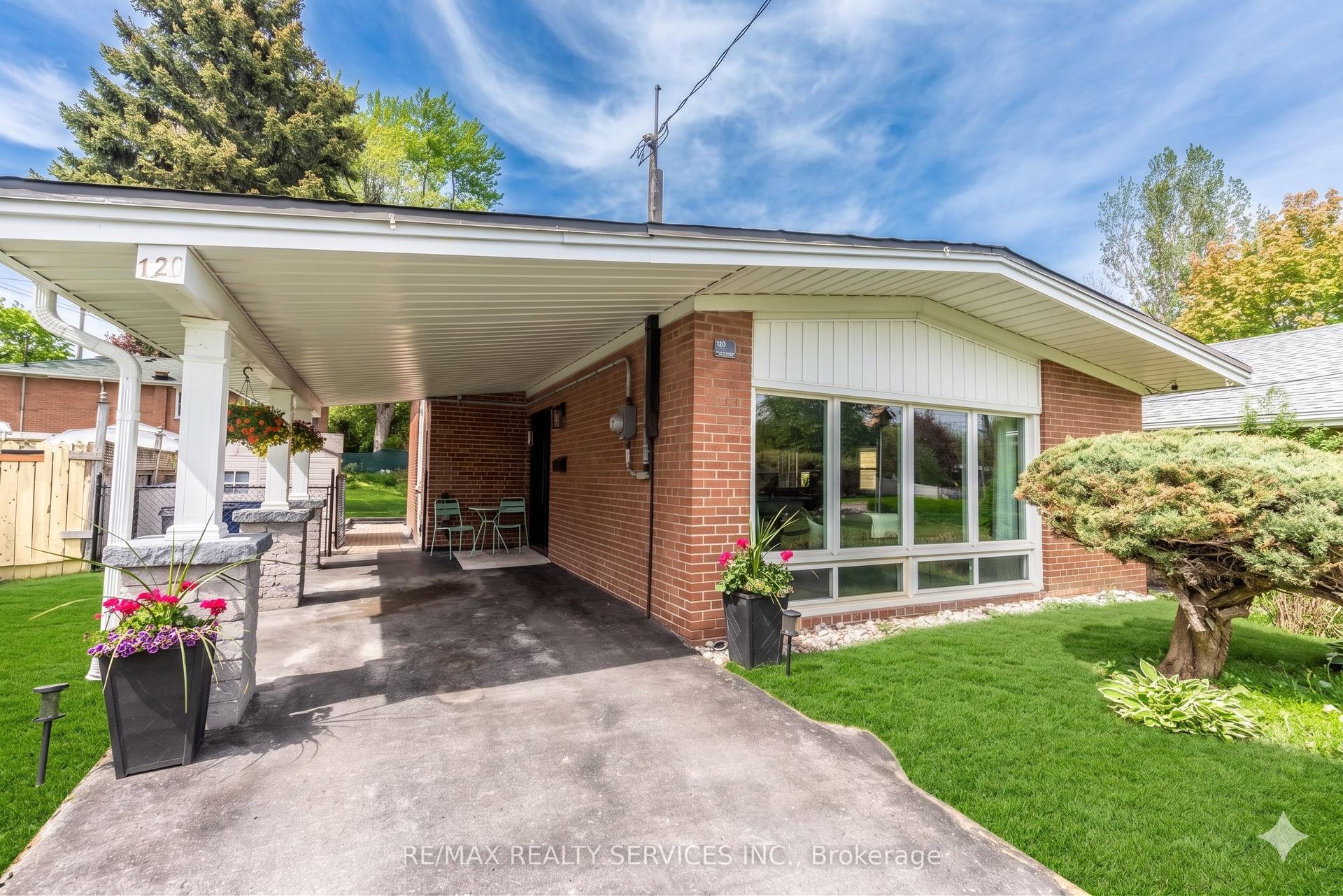 126 Roebuck Drive — photo 1