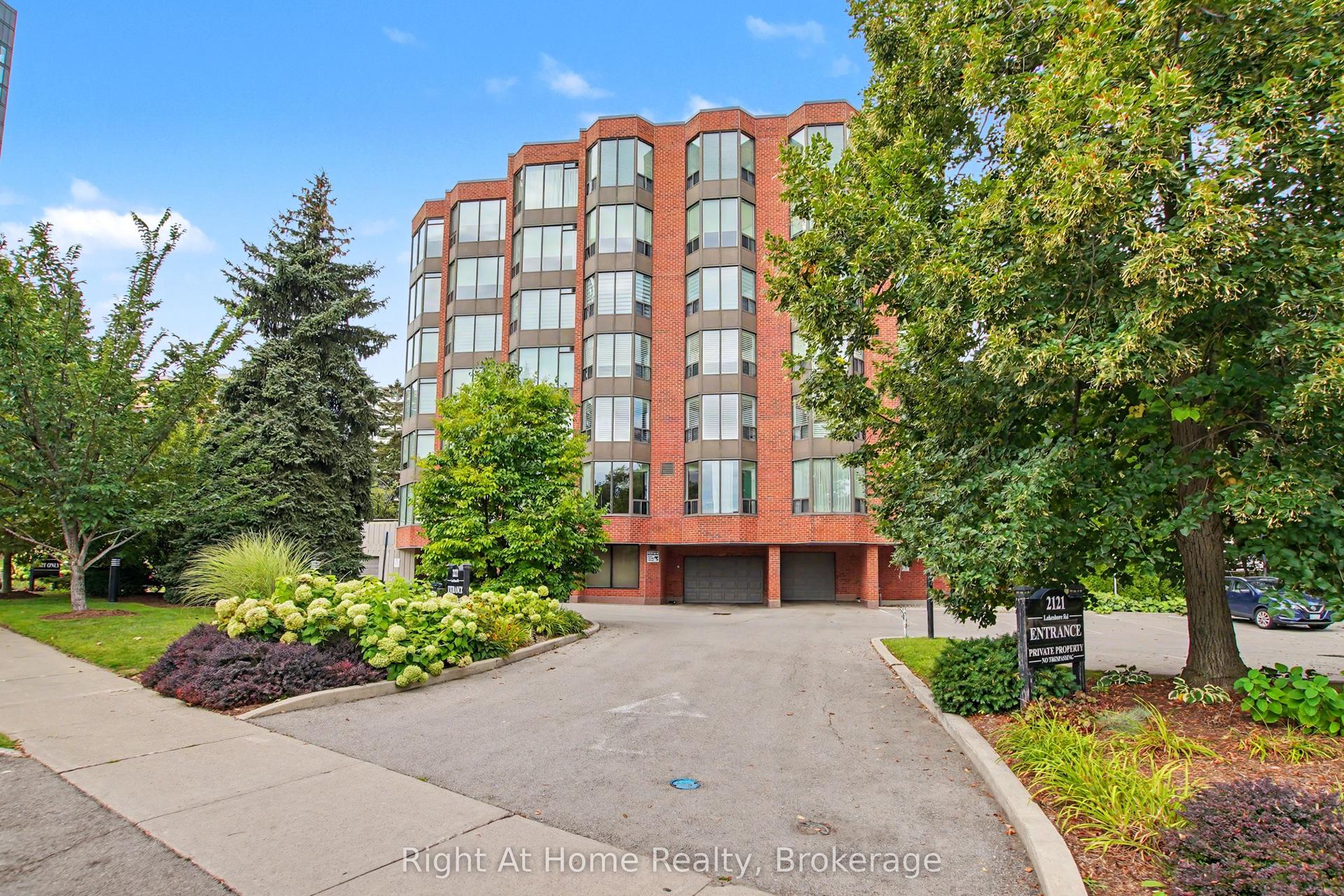 2121 Lakeshore Road 603 #603, Burlington — Condo for sale, photo 1