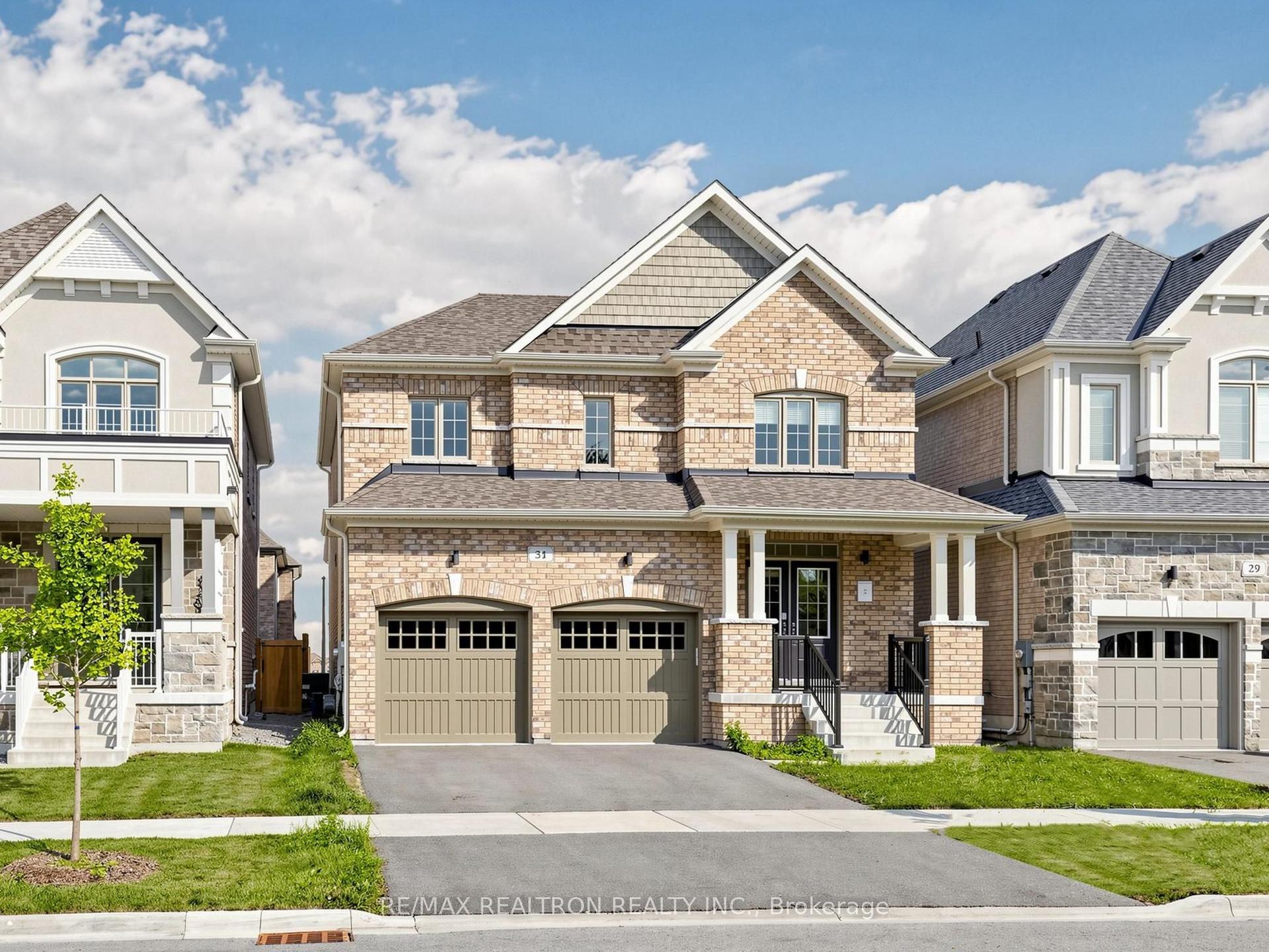 31 Valleo Street, Georgina — Detached for sale, photo 1