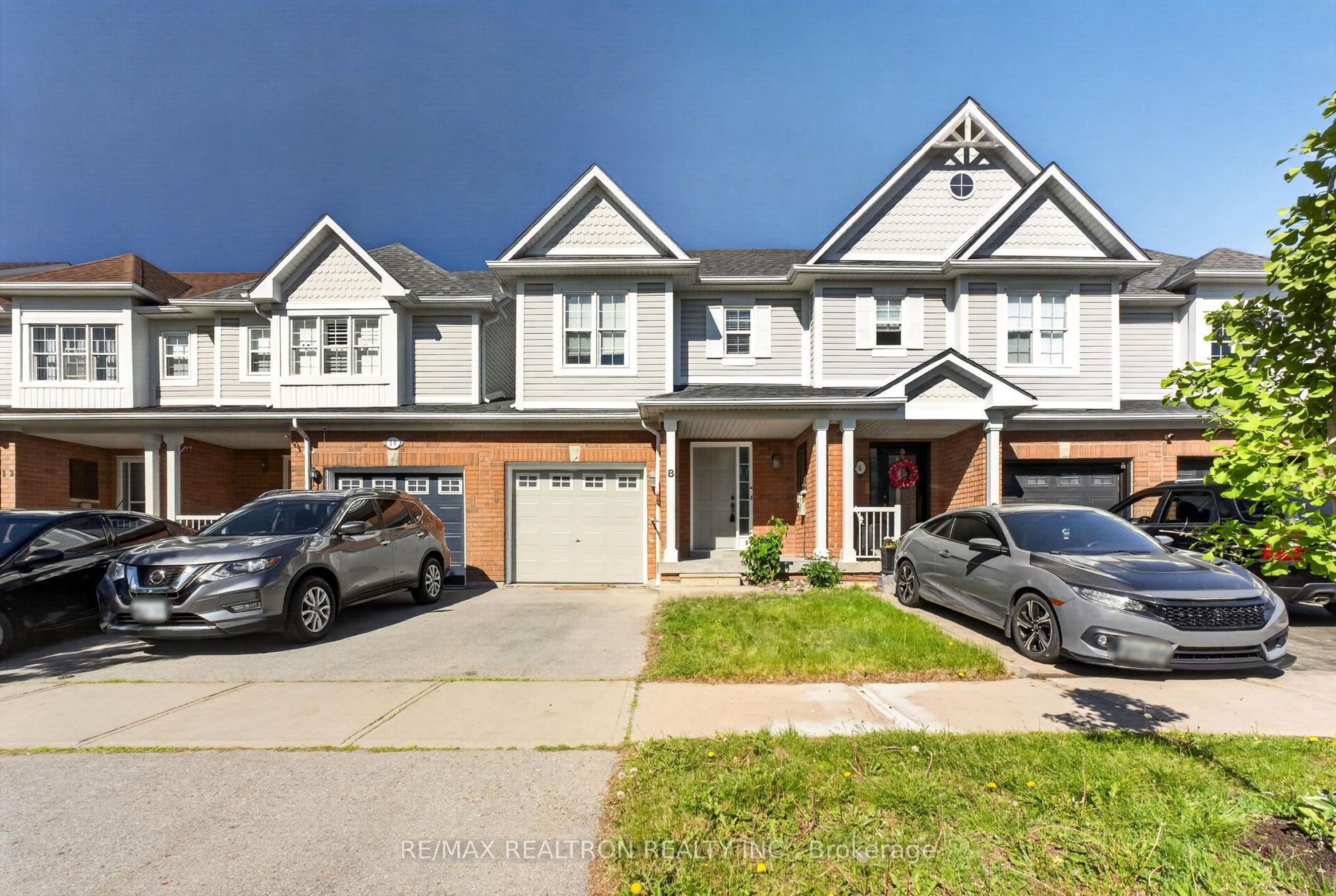 8 Toscana Drive — photo 1