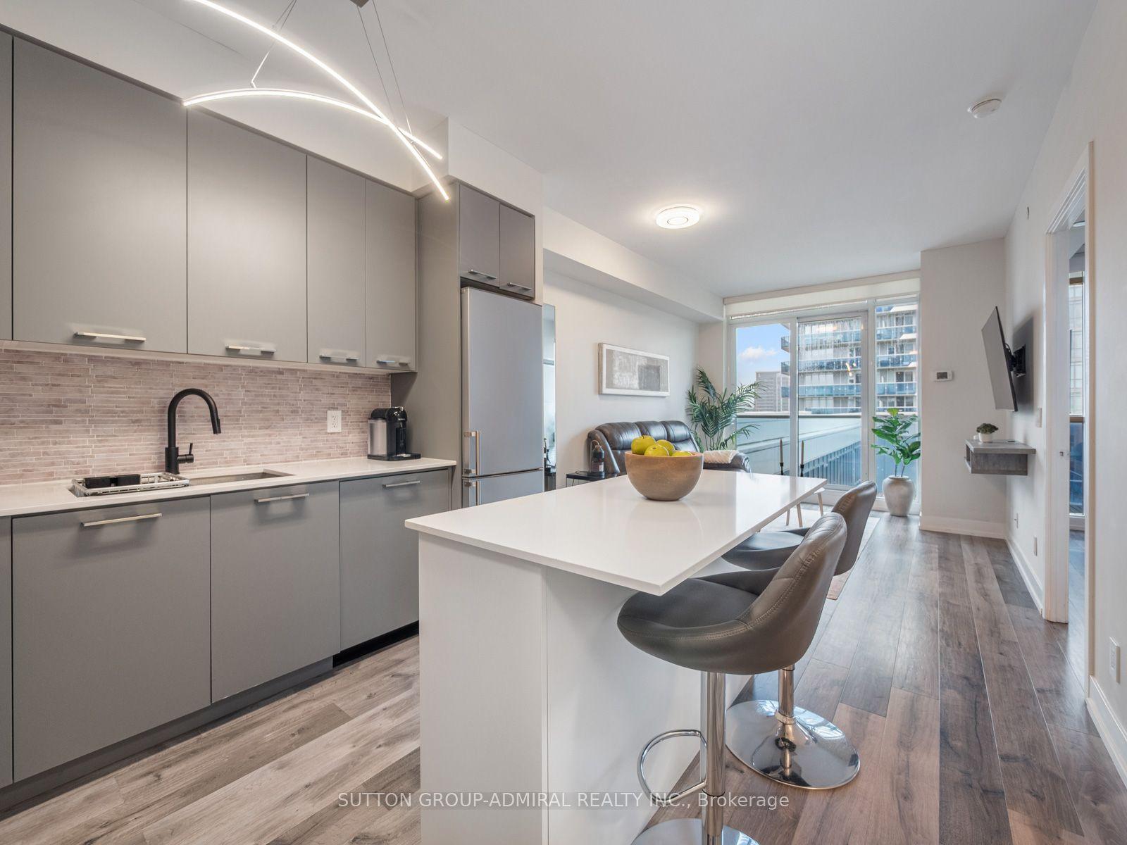 9471 Yonge Street 813 #813 — photo 1