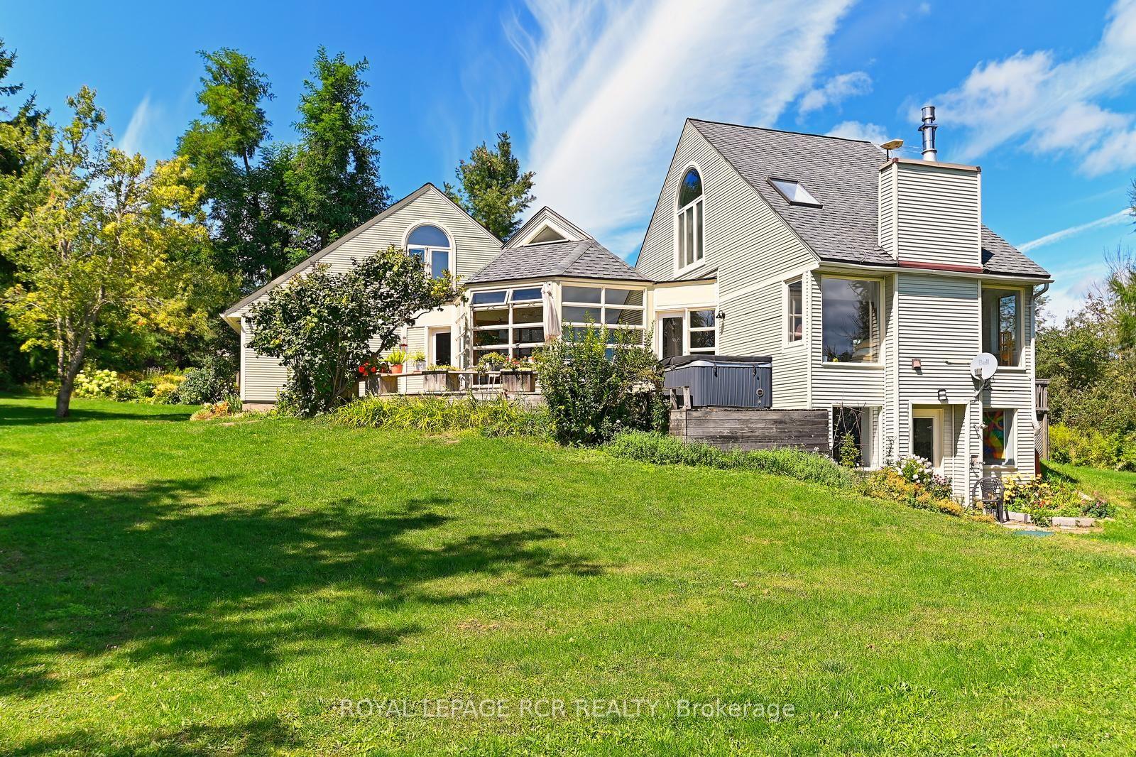 798433 3rd Line E — photo 1