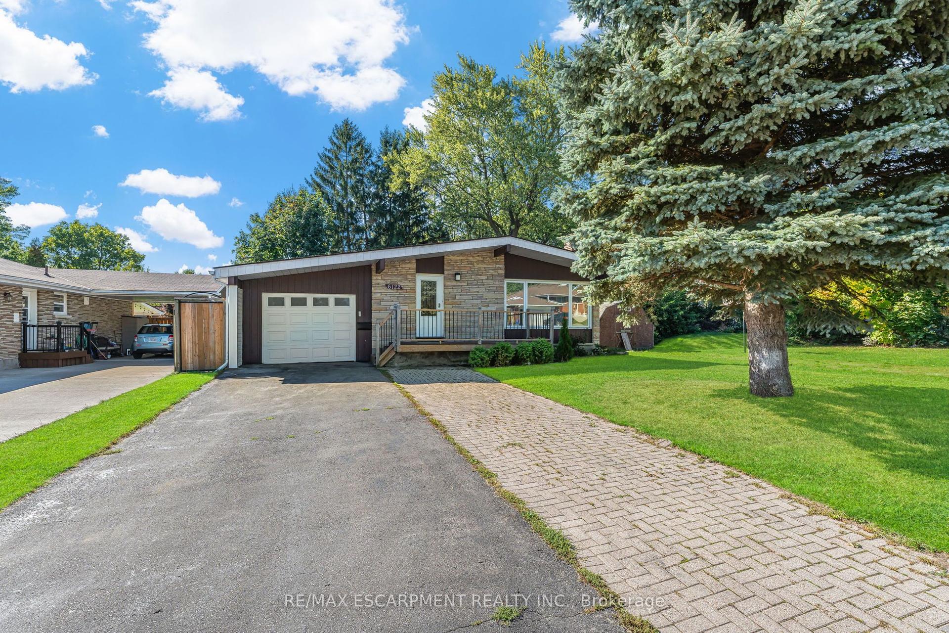 6122 Mayfair Drive — photo 1