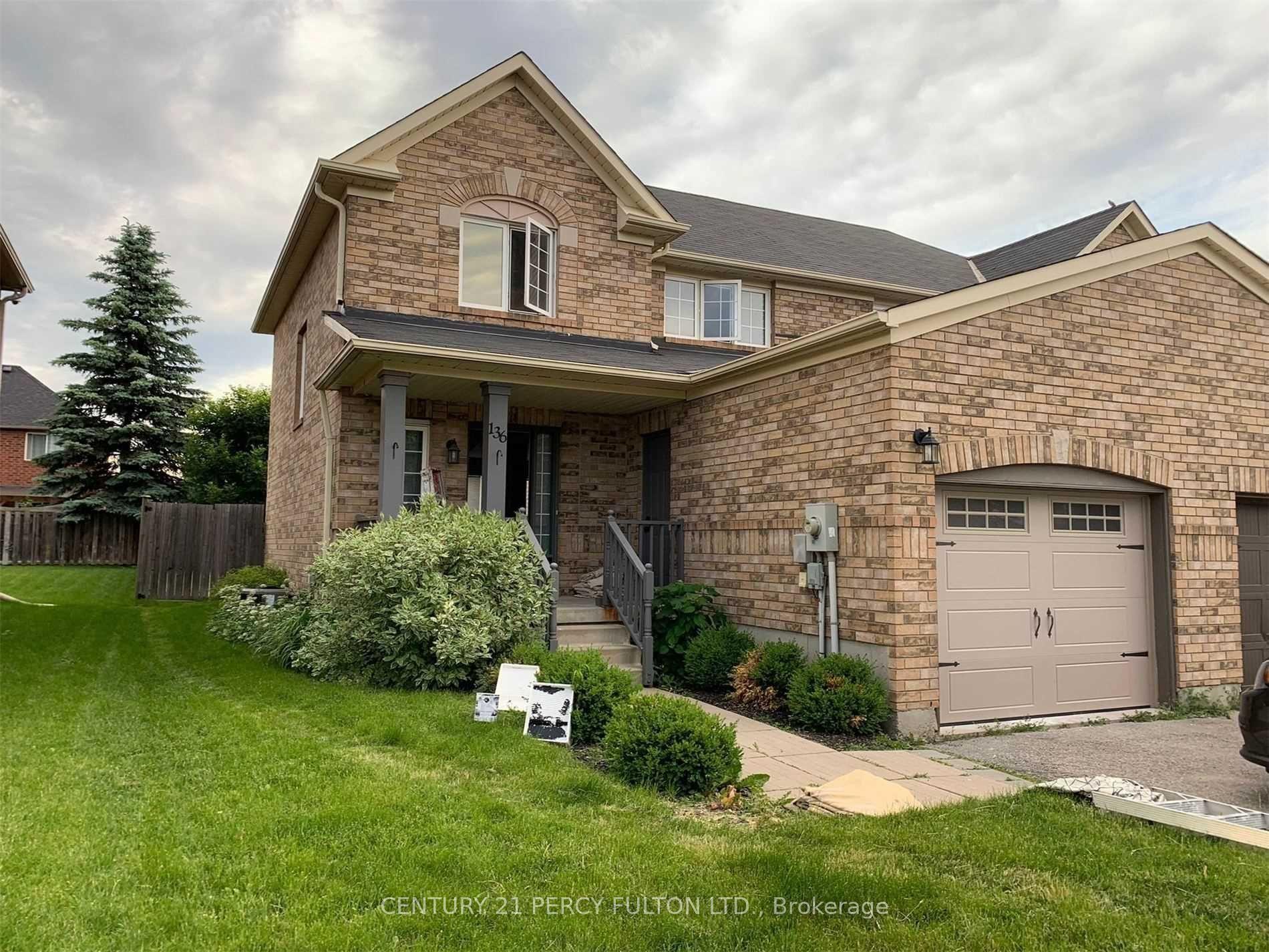 136 Tunbridge Road, Barrie — Semi-Detached for lease, photo 1