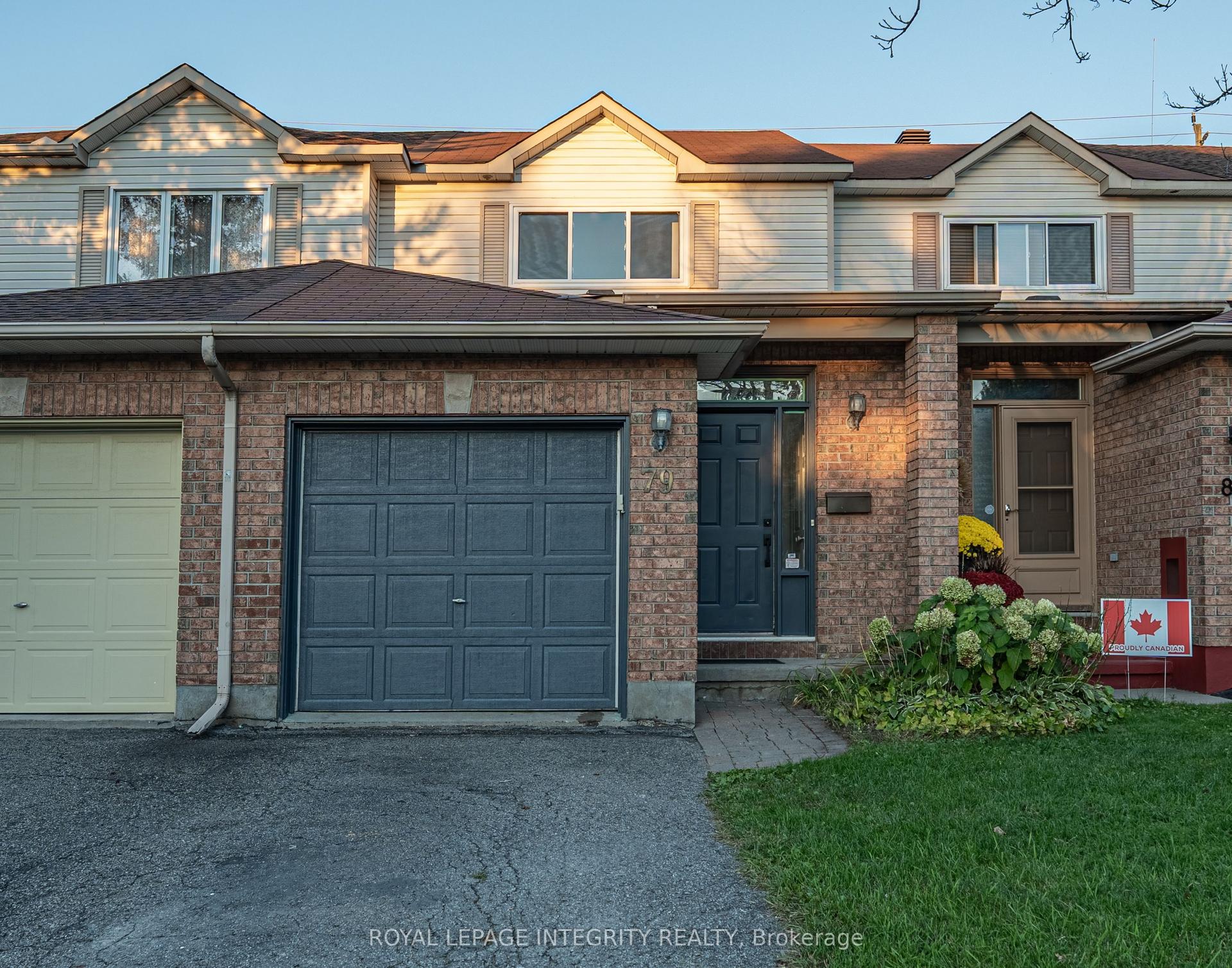 79 Forestglade Crescent, Hunt Club - South Keys and Area — Townhouse for lease, photo 1