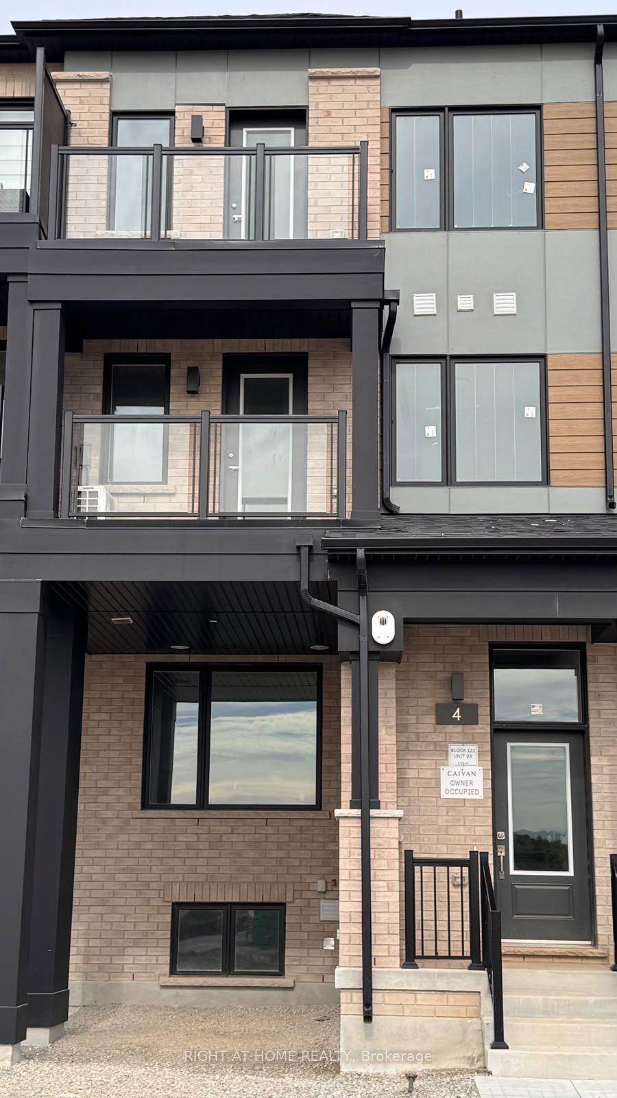 4 Twinflower Way, Brampton — Townhouse for lease, photo 1