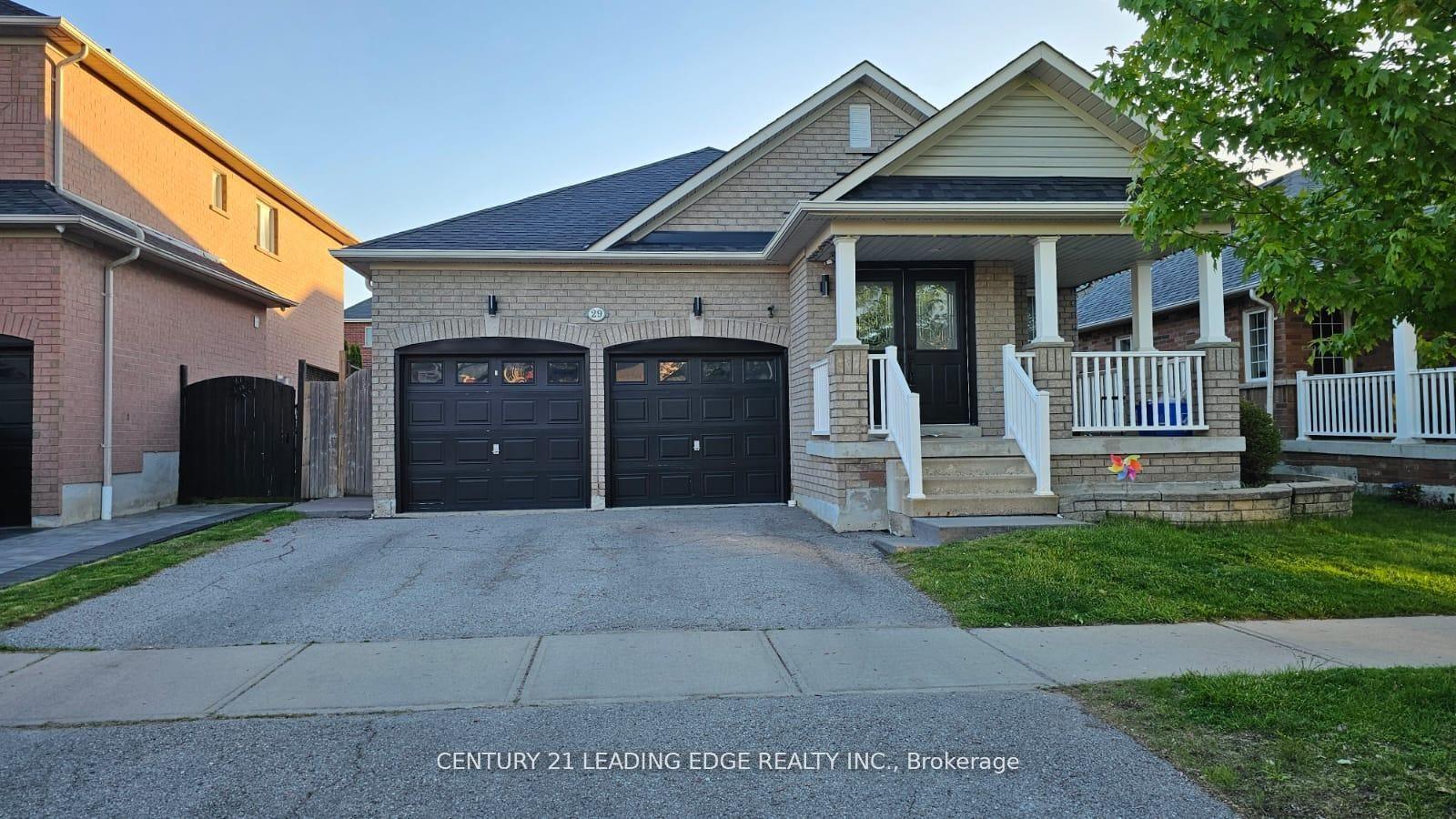 29 Pardon Ave Avenue, Whitby — Detached for lease, photo 1
