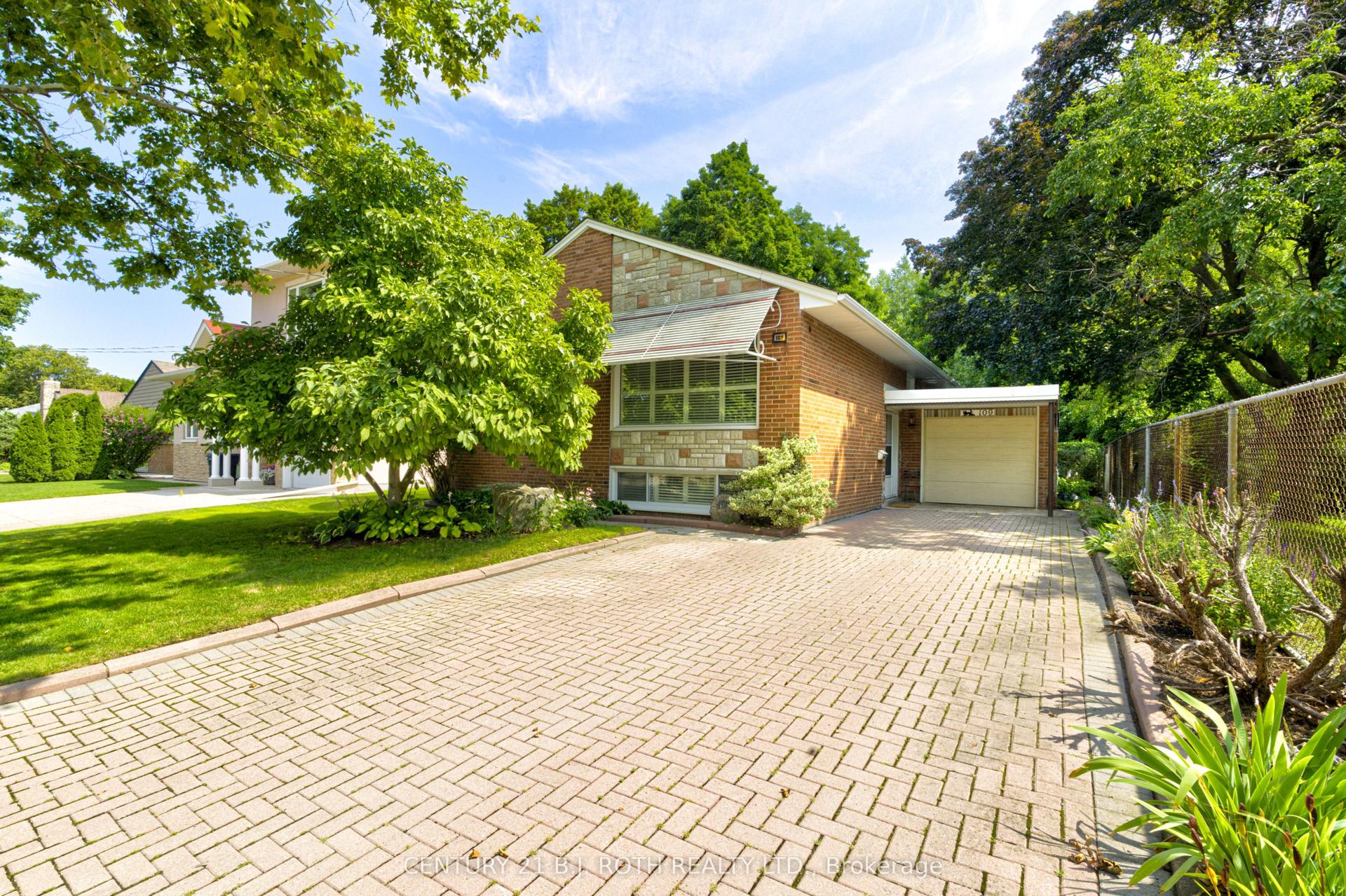 109 Wincott Drive, Toronto — Detached for sale, photo 1
