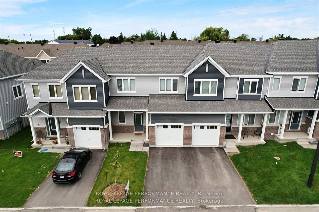 254 FALSETTO Street, Orleans - Convent Glen and Area — Townhouse for lease, photo 1