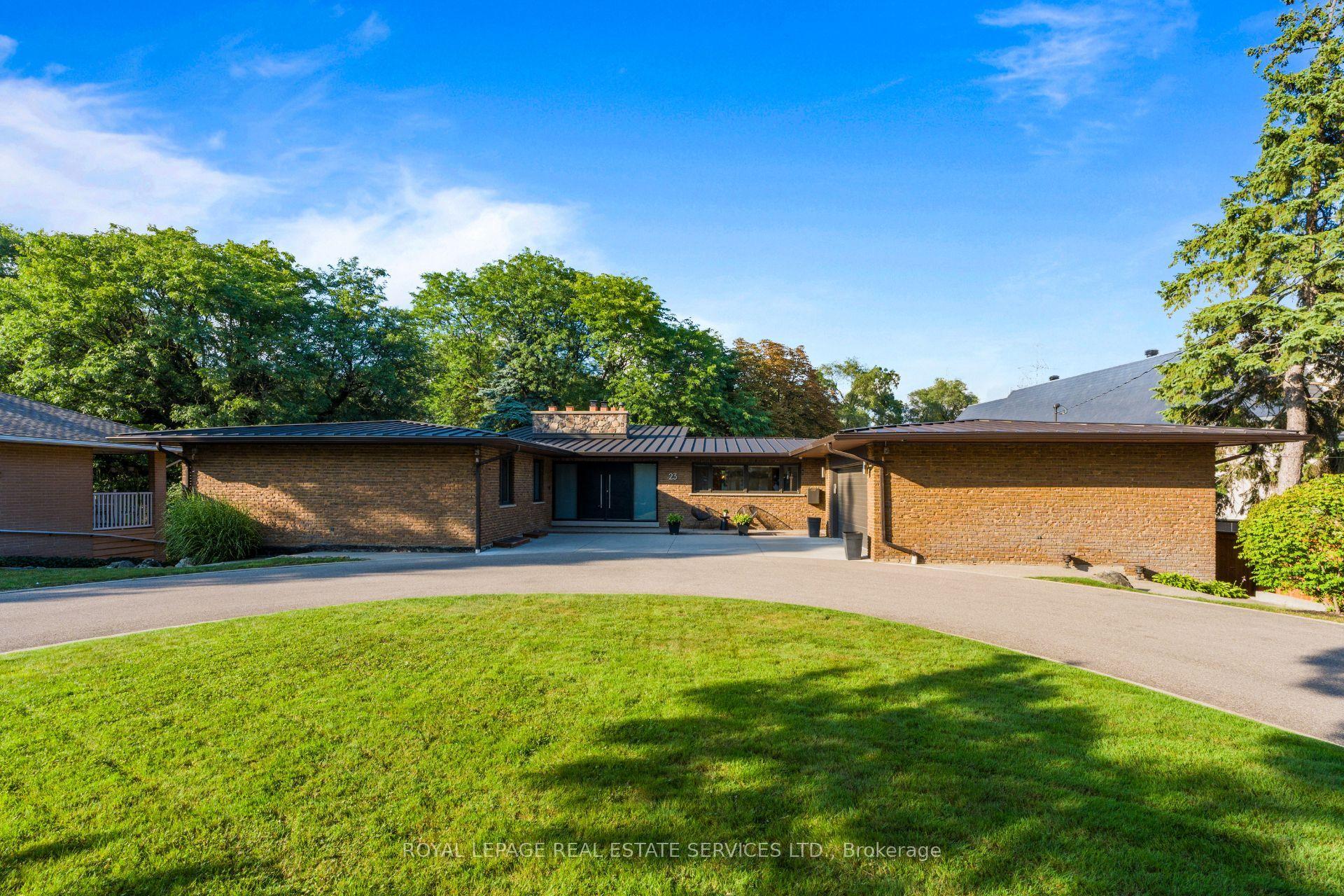 23 Lorraine Gardens, Toronto — Detached for sale, photo 1