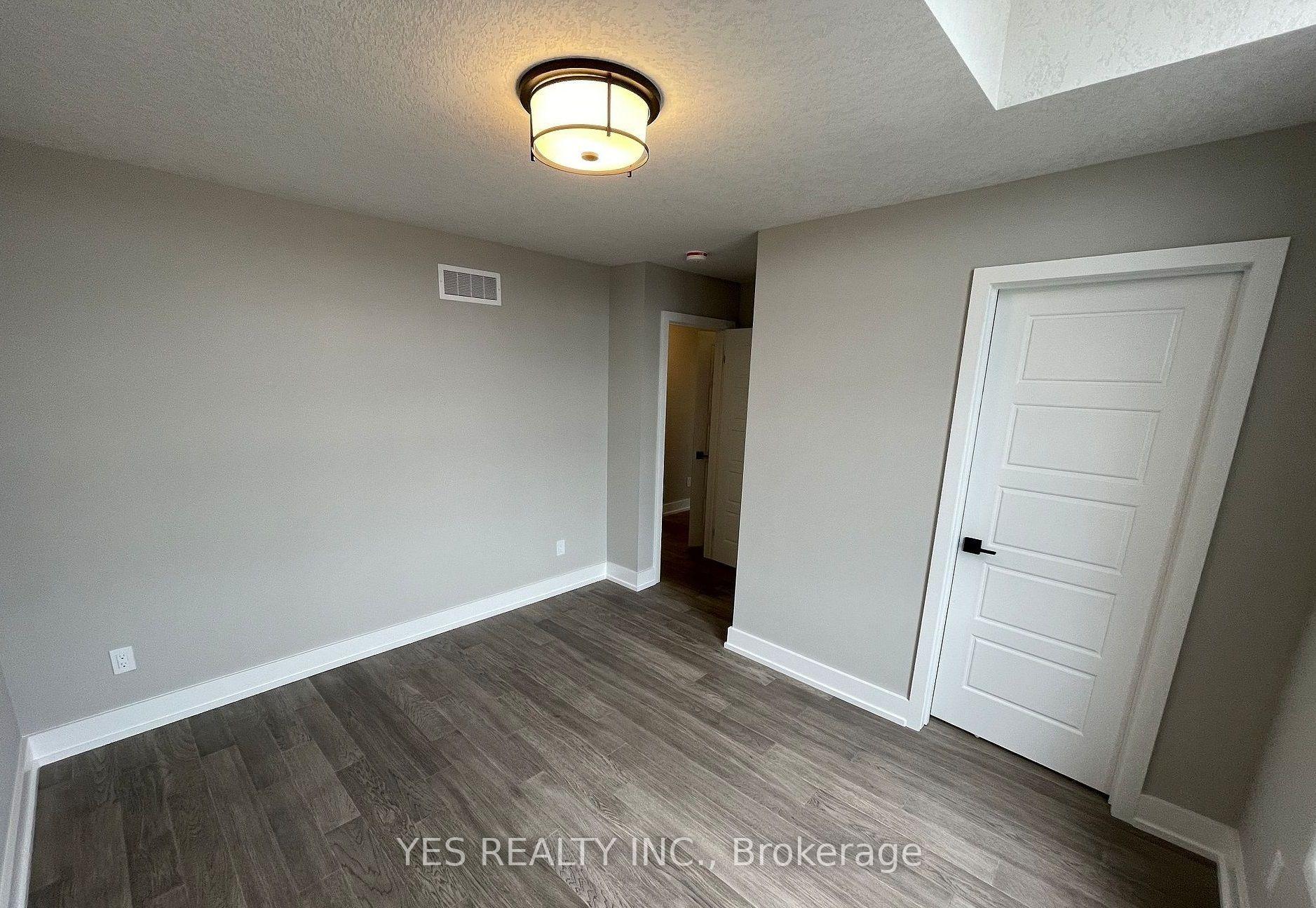 87 Doon Creek Street — photo 1