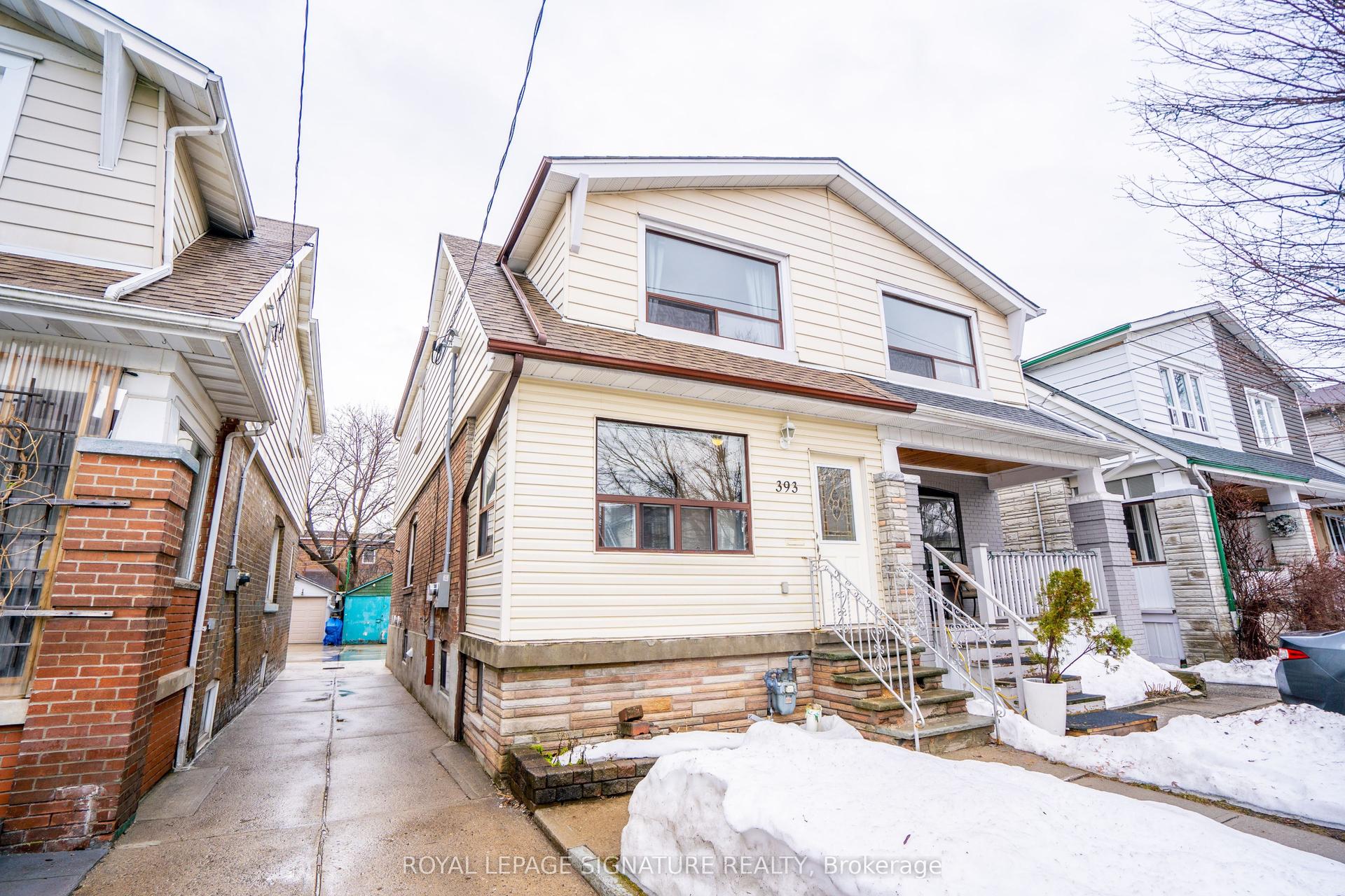 393 Milverton Boulevard Upper #Upper, Toronto — Semi-Detached for lease, photo 1
