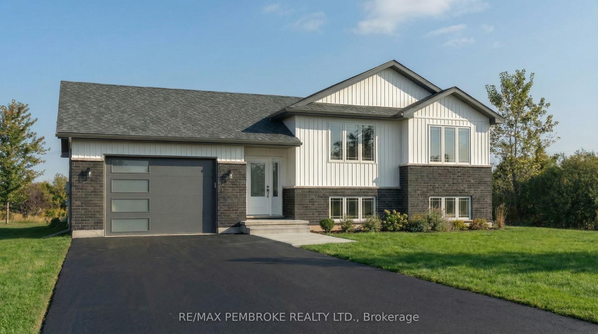 56 Eddy Crescent, Pembroke — Detached for sale, photo 1