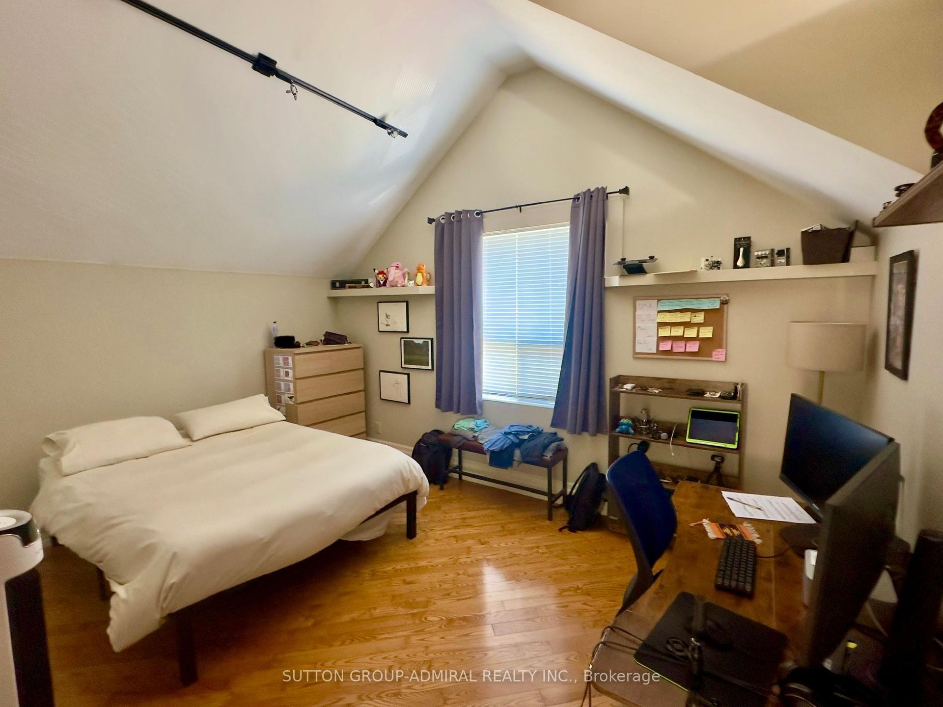136 springhurst Avenue 8 #8 — photo 1