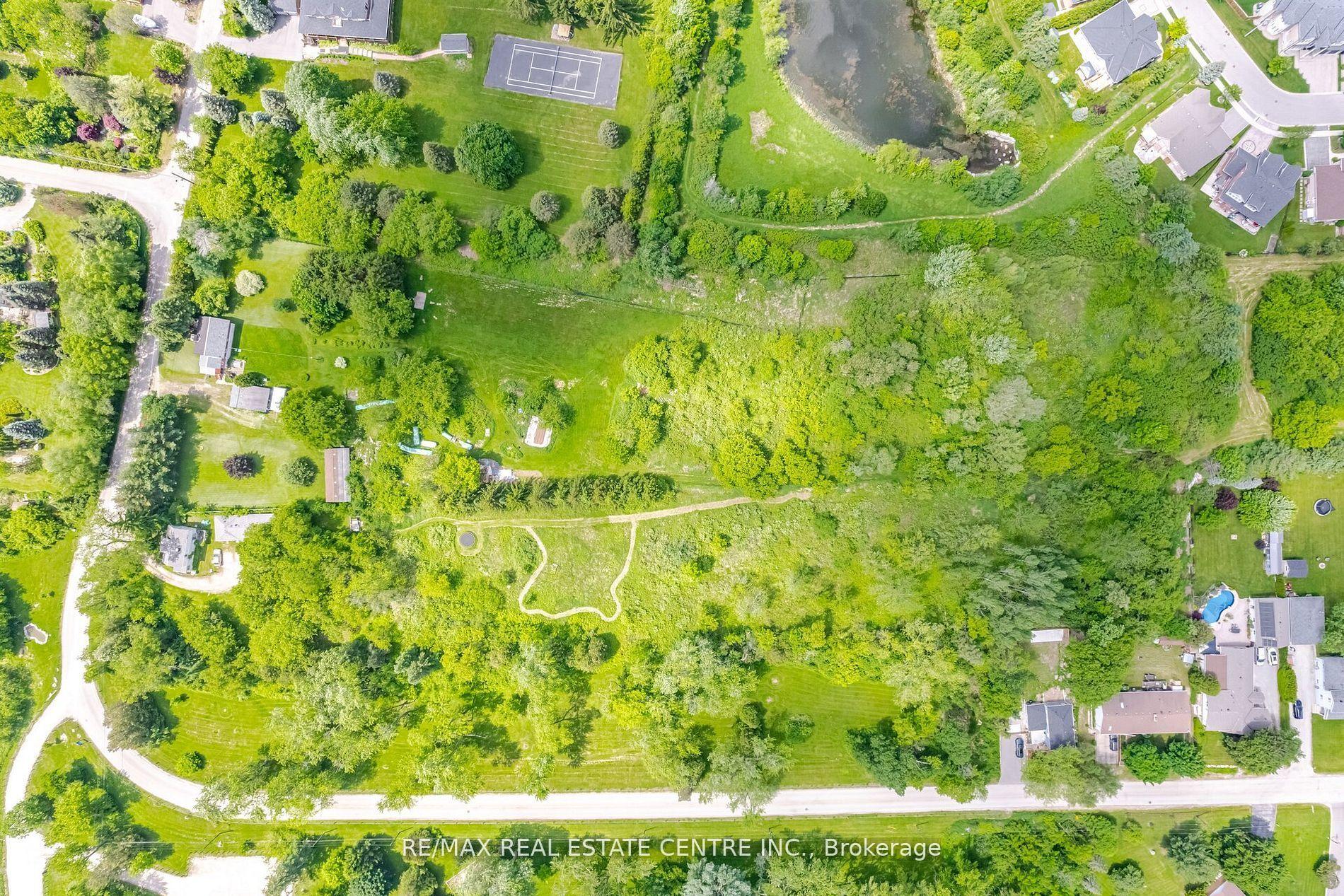 174 Victoria Street, Brampton — Detached for sale, photo 1