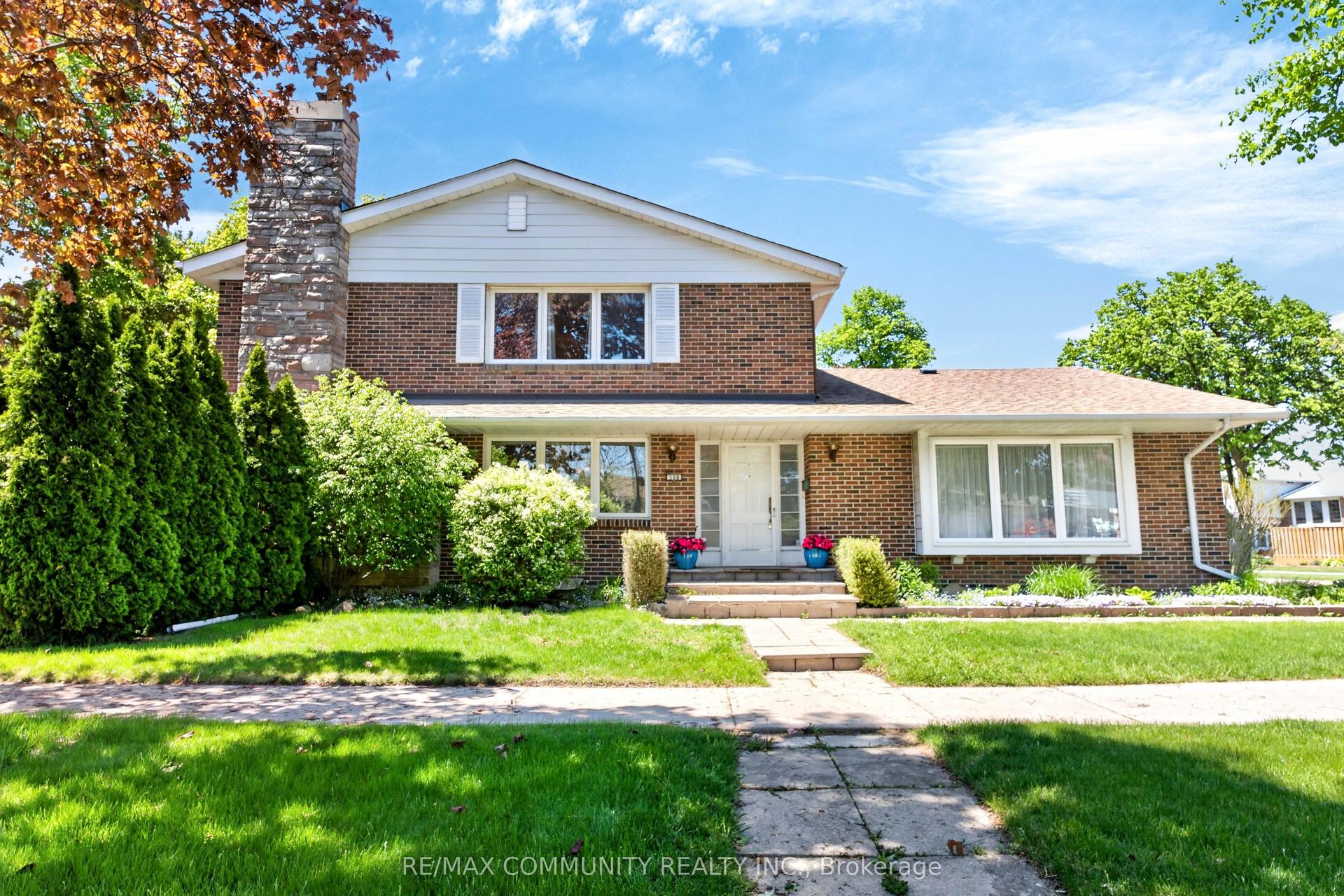588 Huntingwood Drive — photo 1