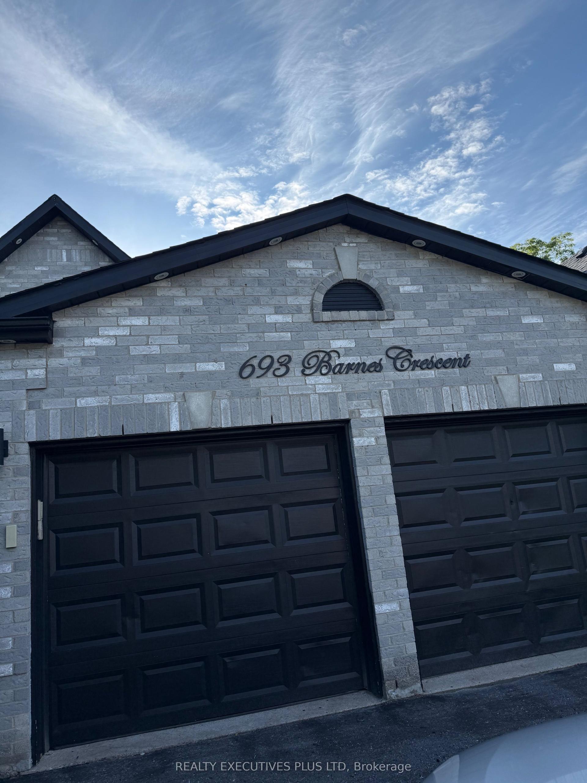 693 Barnes Crescent, Oshawa — Detached for sale, photo 1