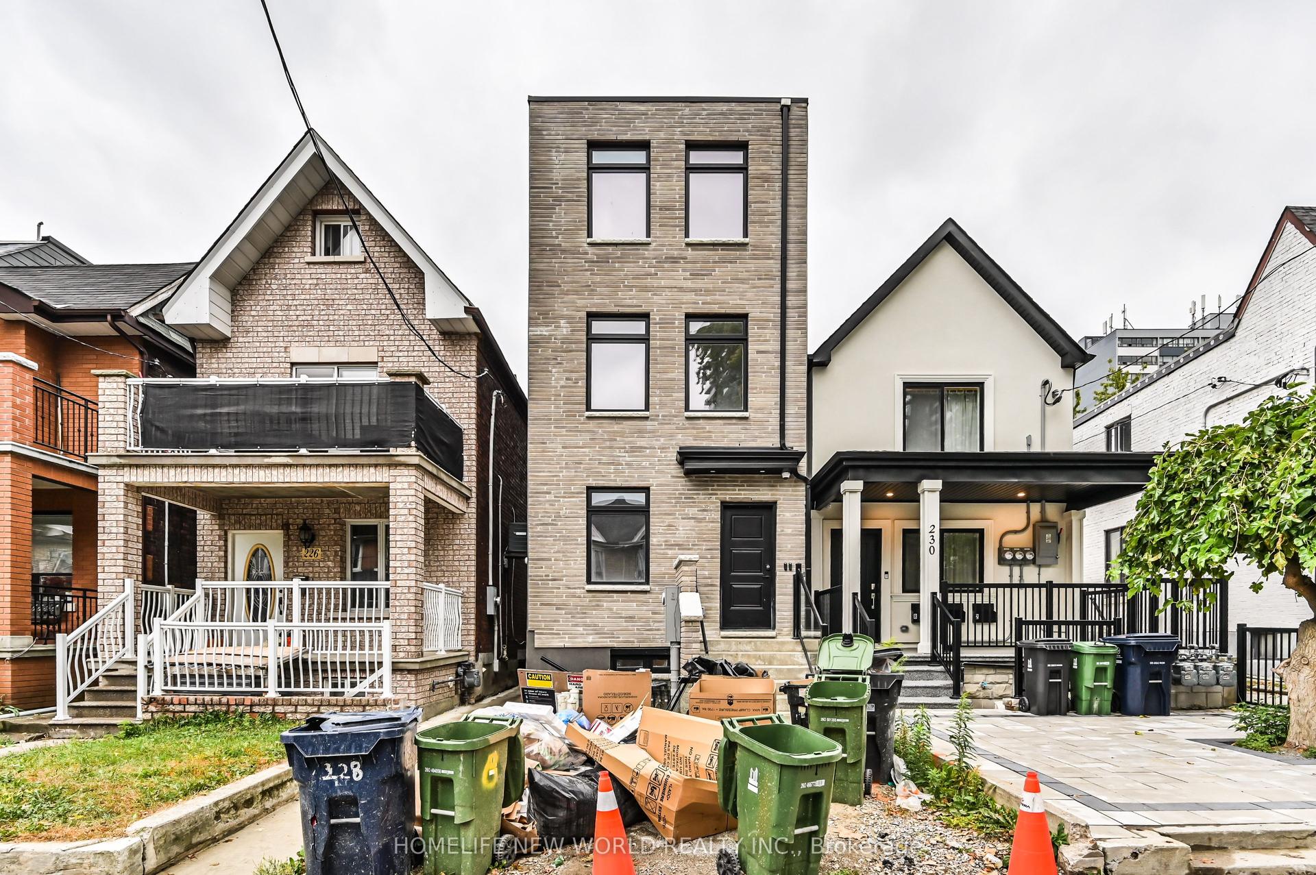 228 Emerson Ave Avenue, Toronto — Condo Town for lease, photo 1