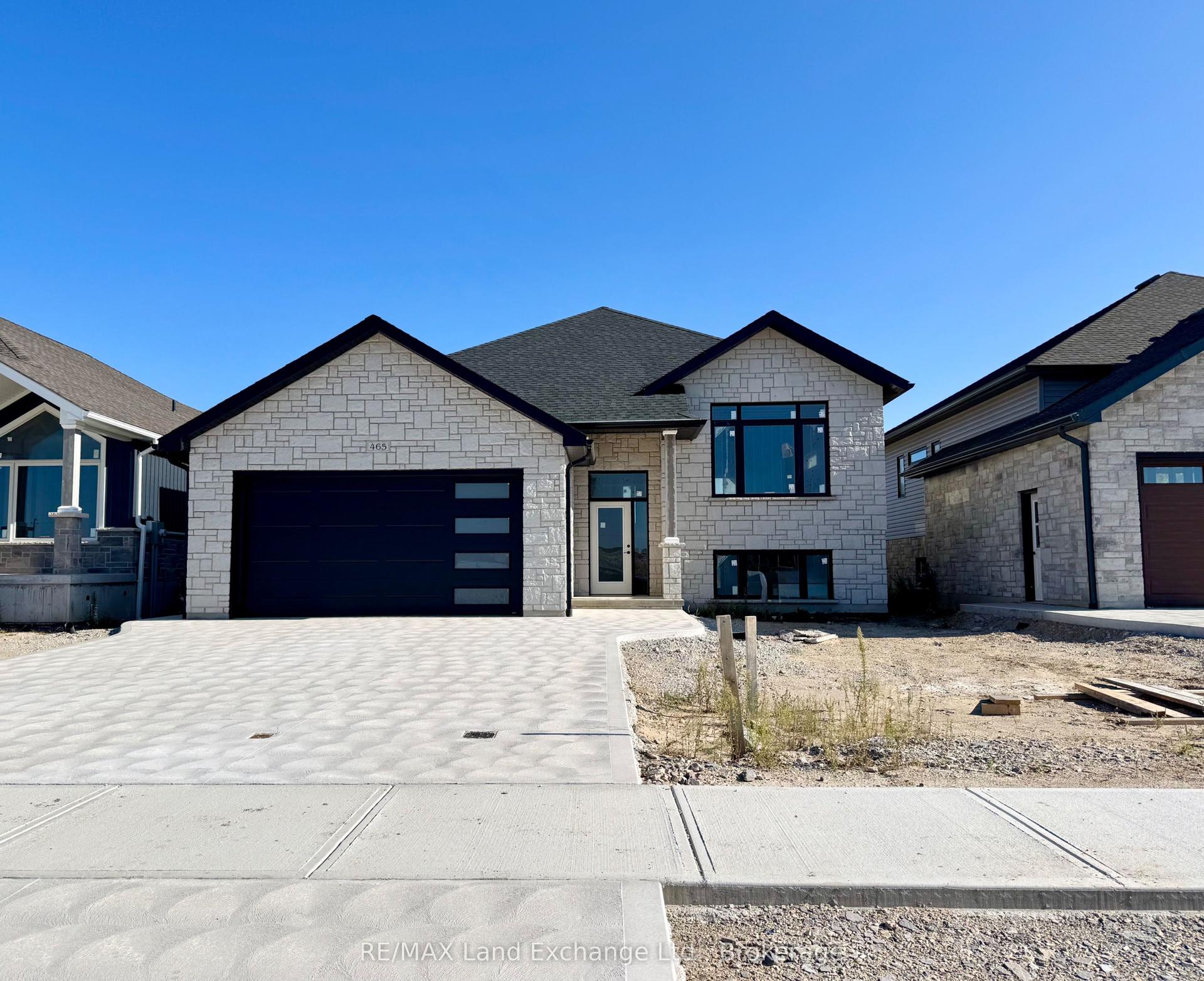465 NORTHPORT Drive — photo 1