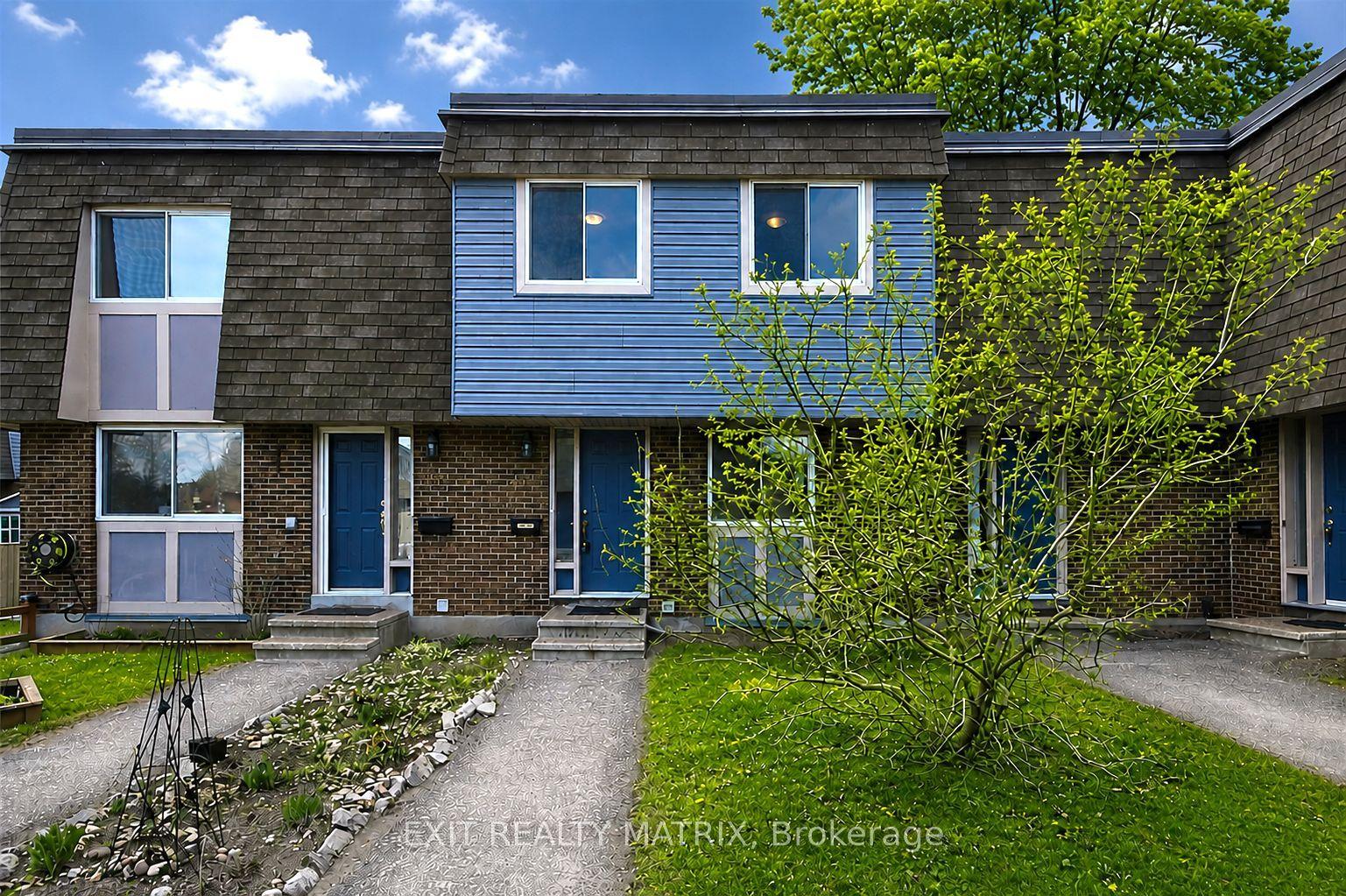 2988 Fairlea Crescent — photo 1