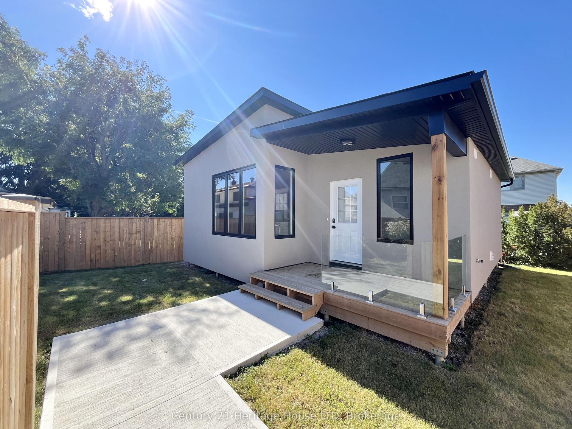 26B Valley Road, St. Catharines — Detached for lease, photo 1