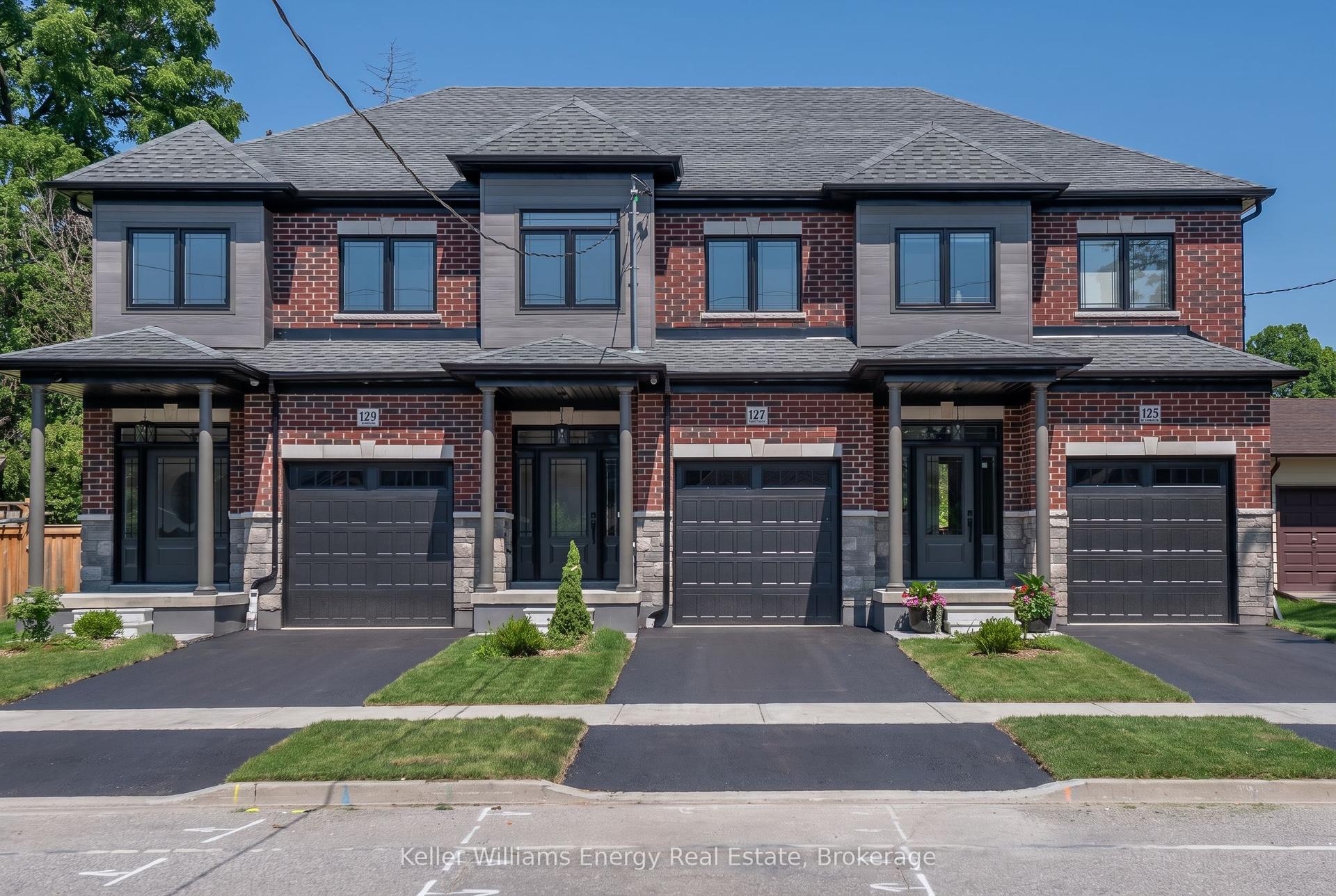 127 Hickory Street N, Whitby — Townhouse for sale, photo 1