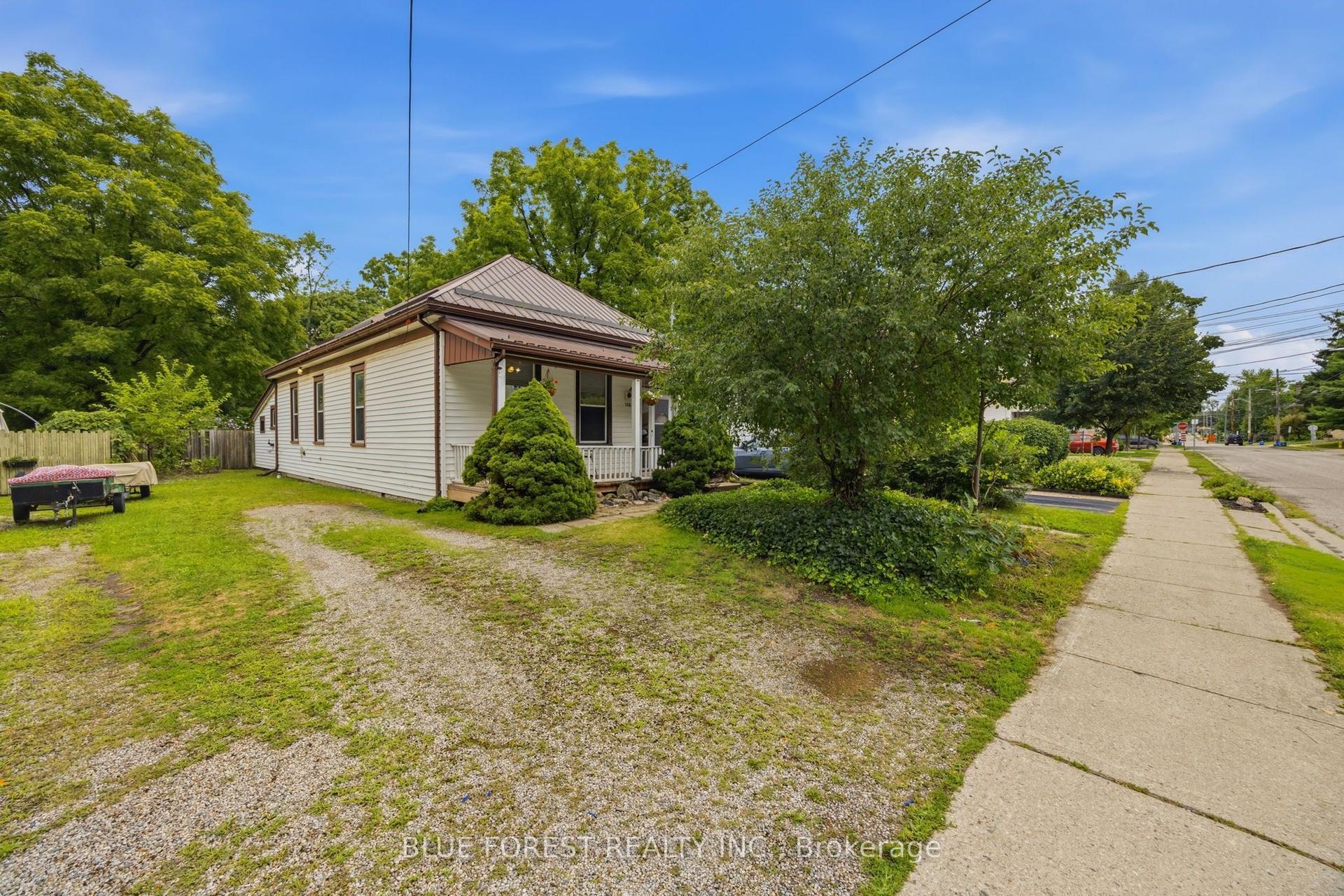 548 Elizabeth Street, London East — Detached for sale, photo 1