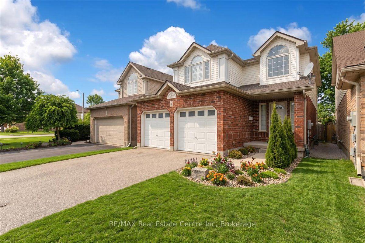 4 Marsh Crescent — photo 1