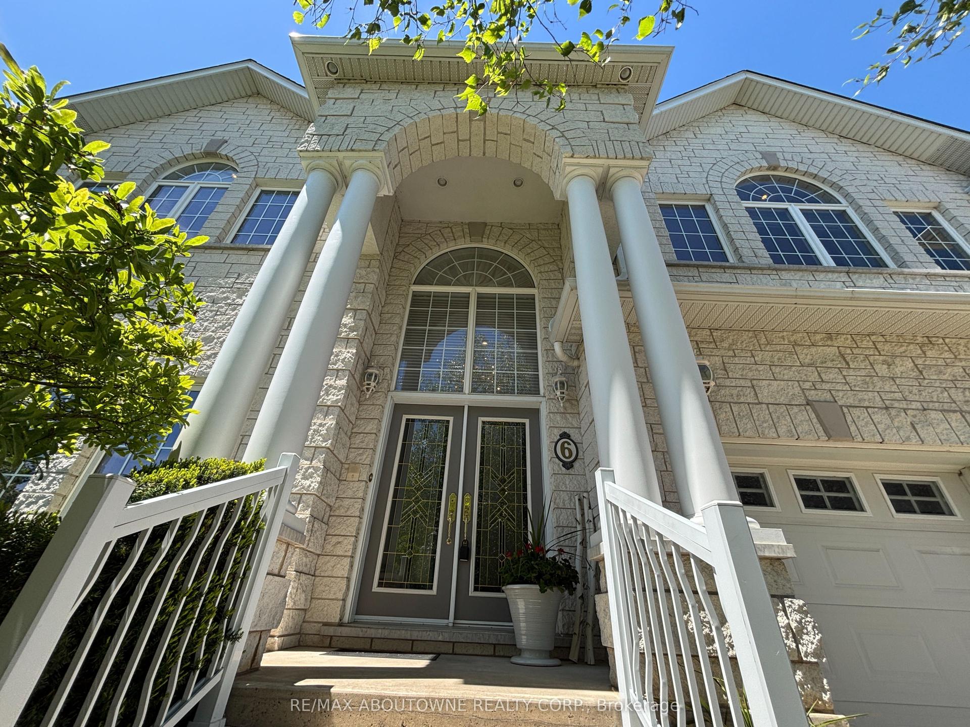6 Fourseasons Drive — photo 1
