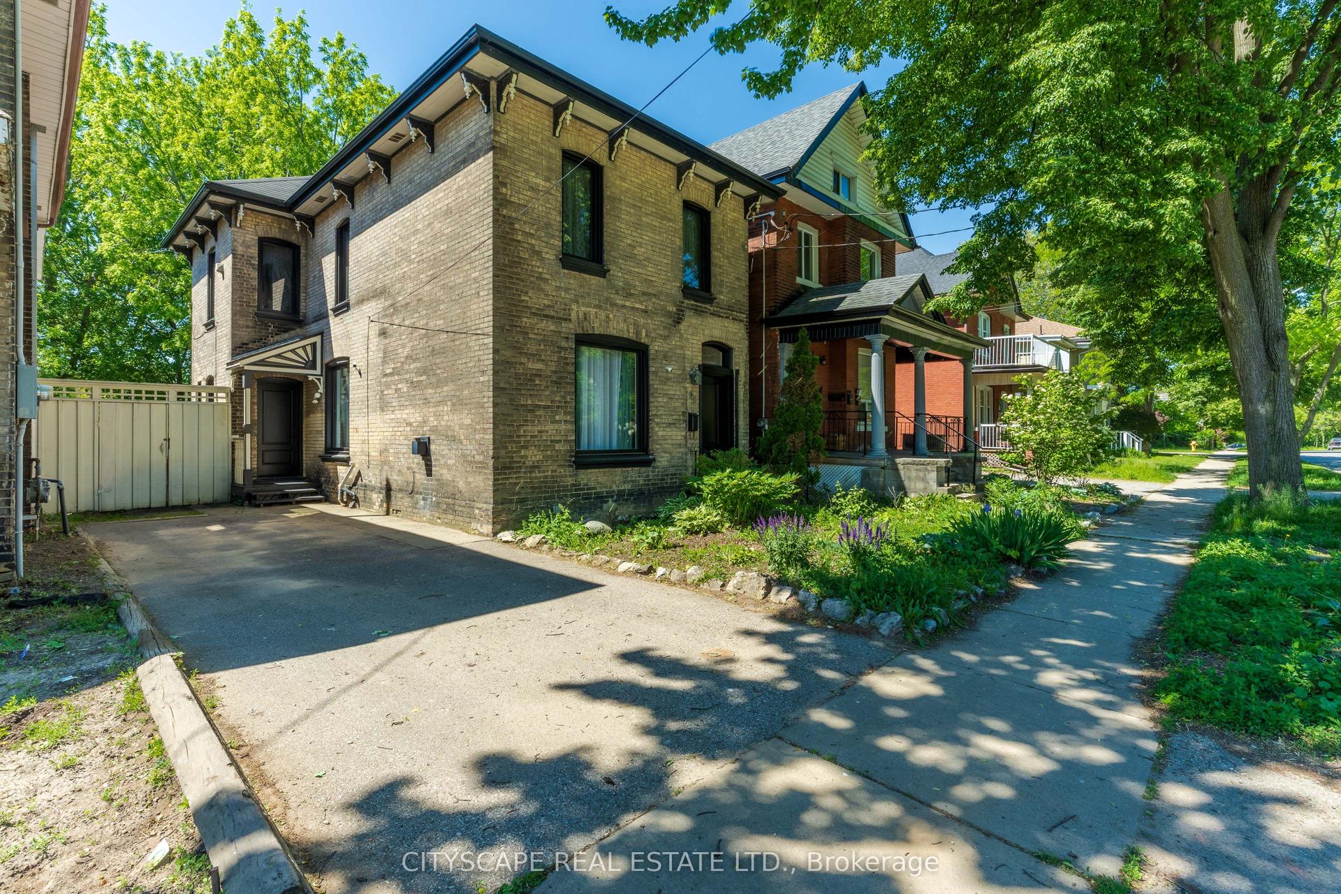 29 Arthur Street, Brantford — Detached for lease, photo 1