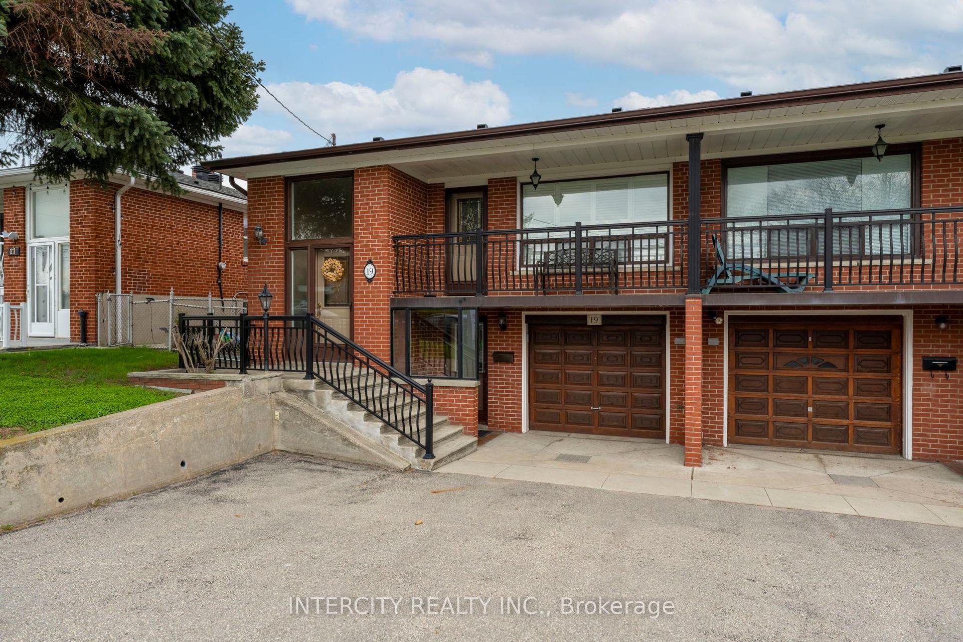 19 Gade Drive — photo 1