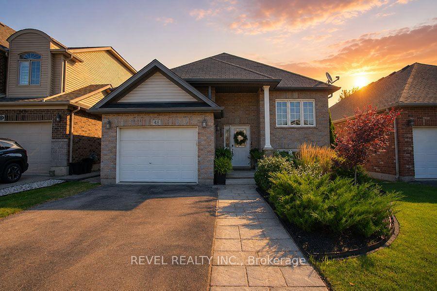48 Nightingale Drive, Brantford — Detached for sale, photo 1