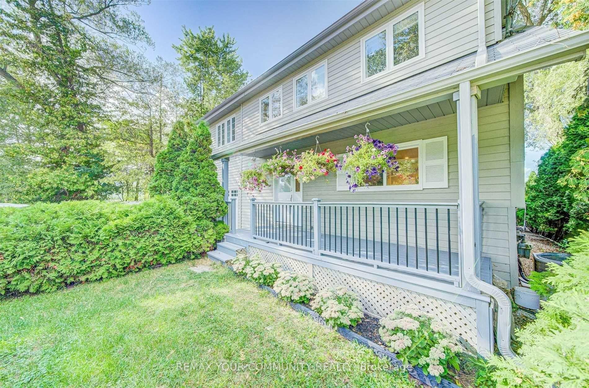 228 Lake Drive — photo 1