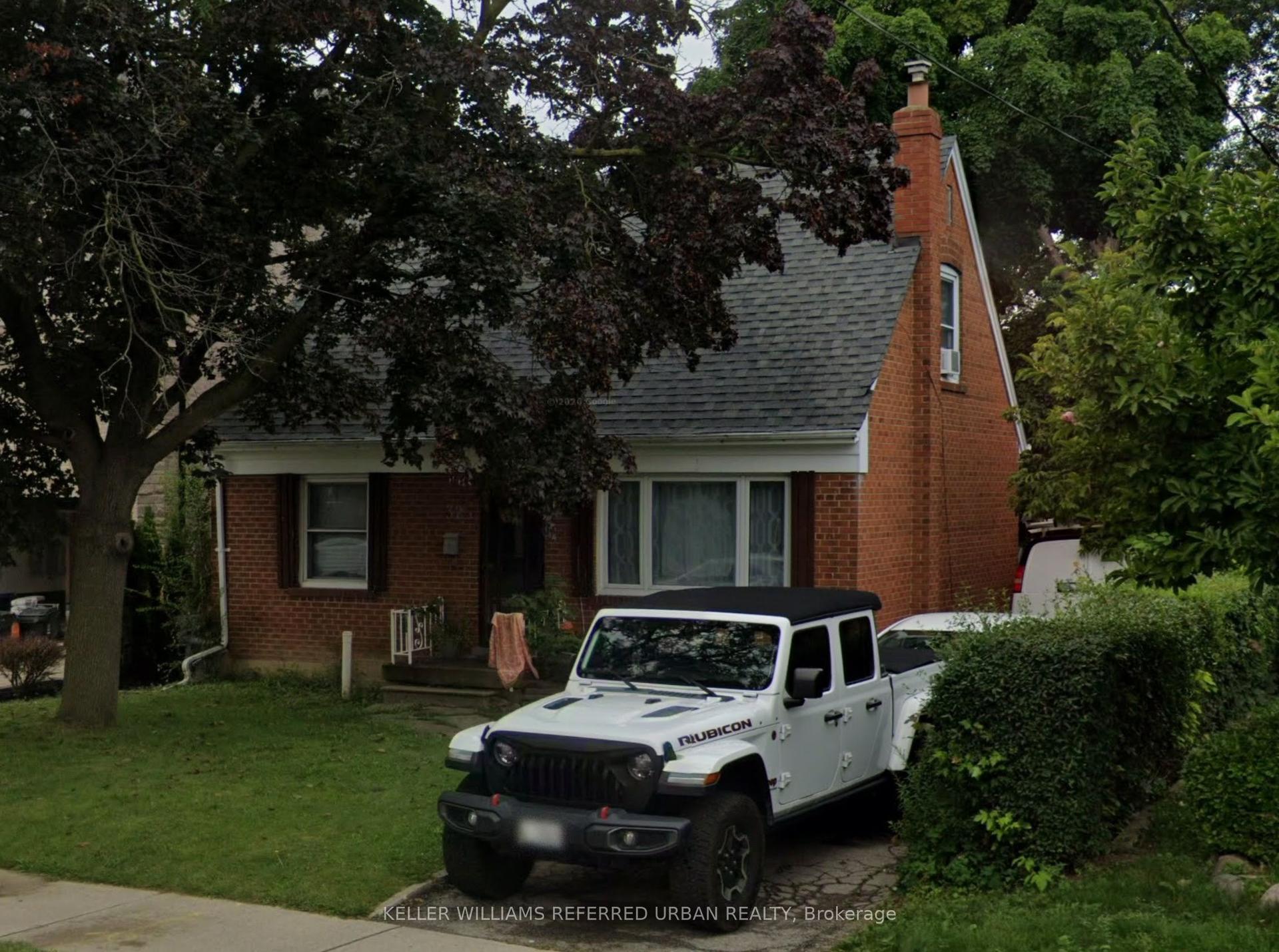 32 Amesbury Drive, Toronto — Detached for sale, photo 1