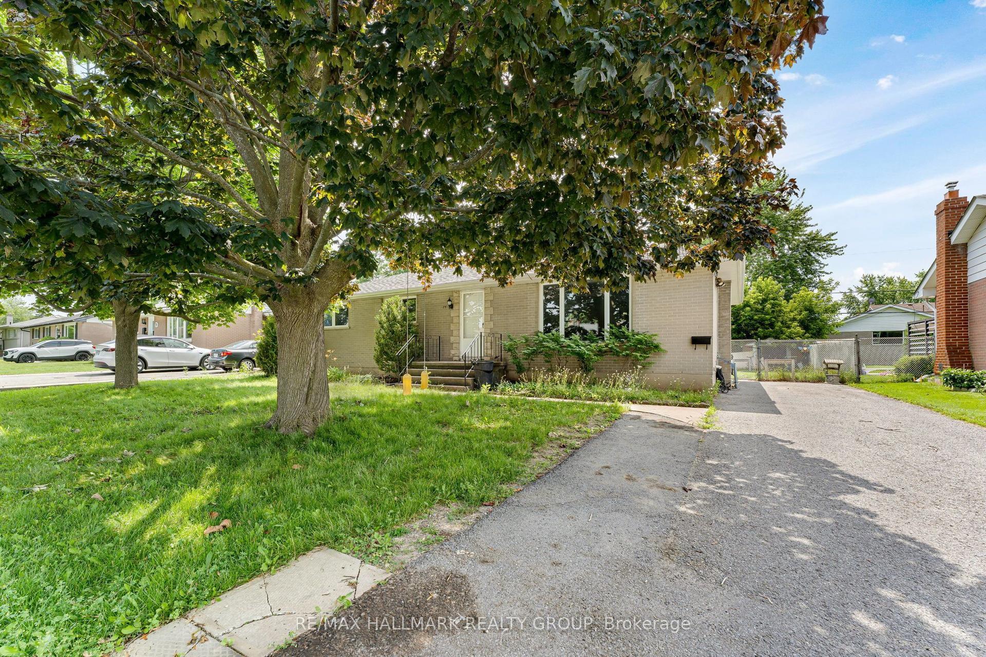 75 Briscoe Street, Loyalist — Detached for sale, photo 1