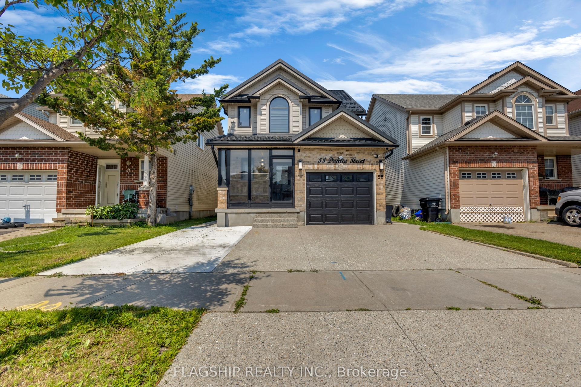58 Dahlia Street, Kitchener — Detached for sale, photo 1