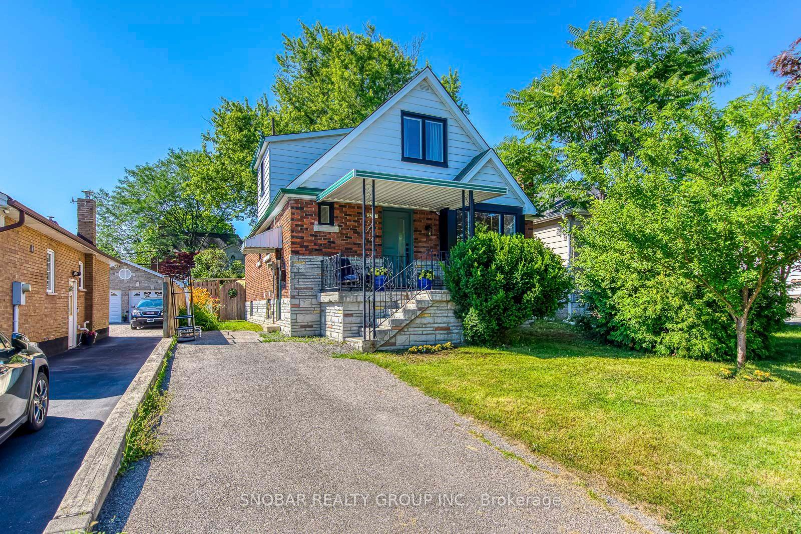 2257 Lawrence Avenue W, Toronto — Detached for sale, photo 1