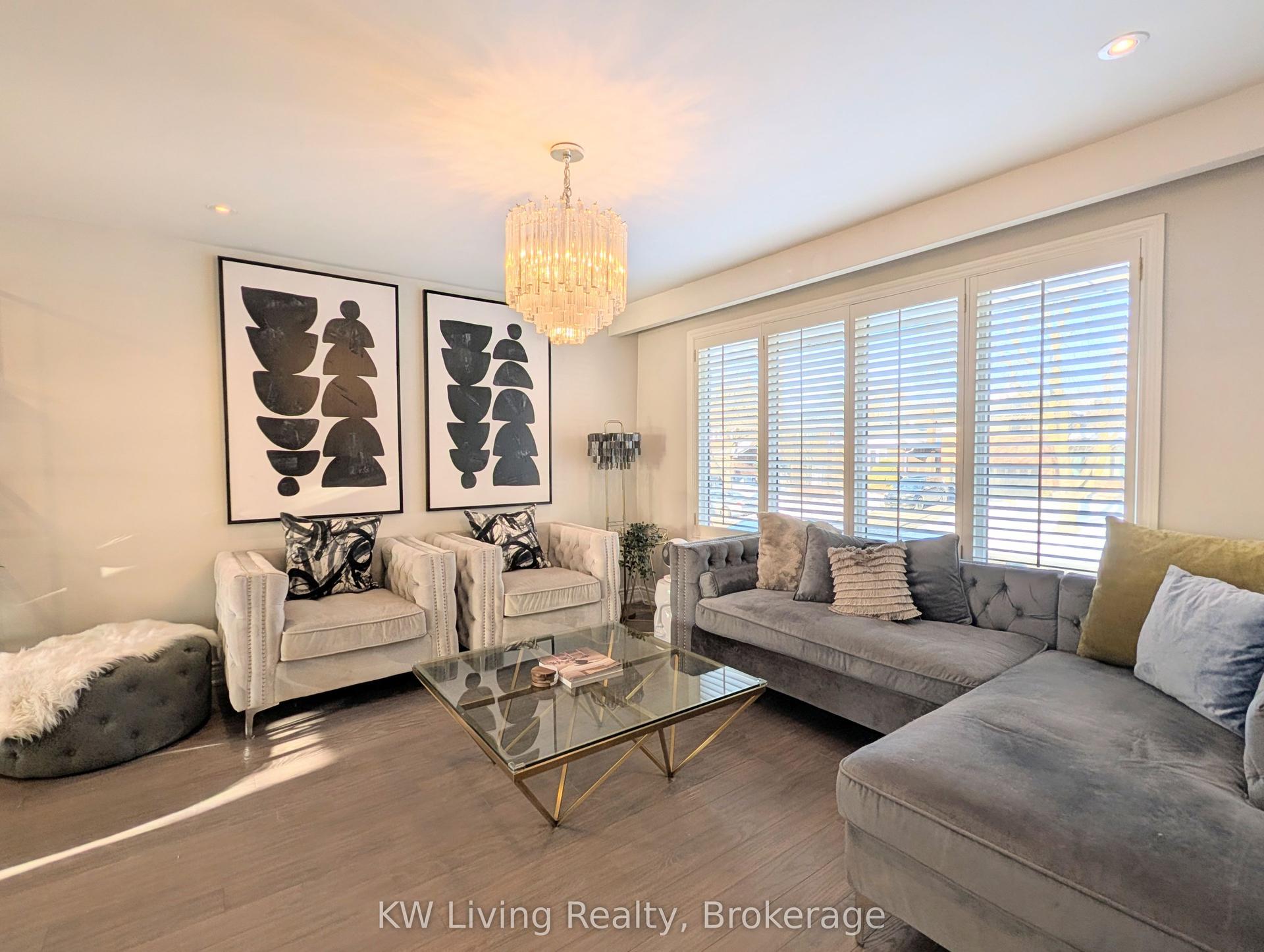 12 Munford Crescent, Toronto — Detached for lease, photo 1