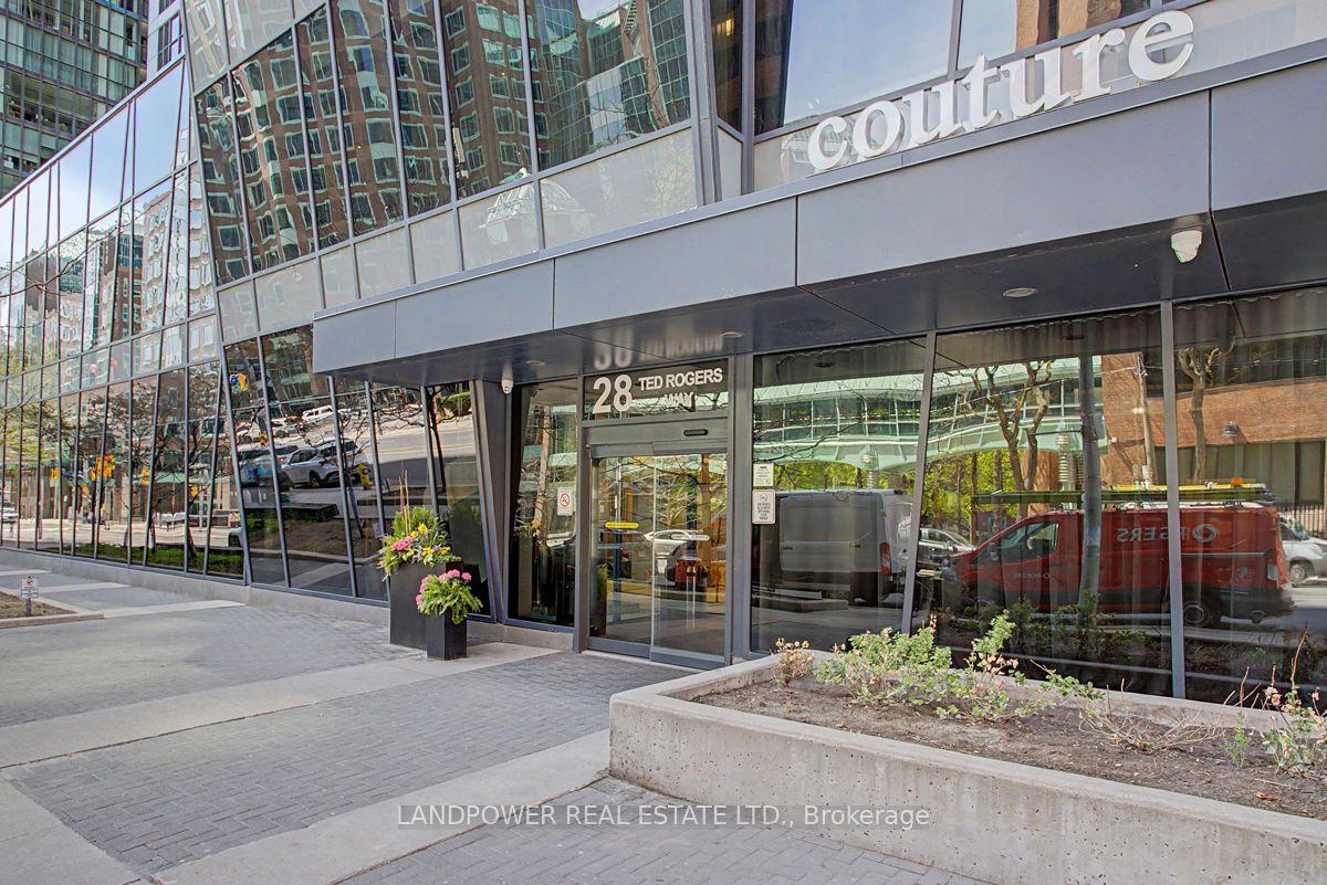 28 Ted Rogers Way 2808 #2808 — photo 1